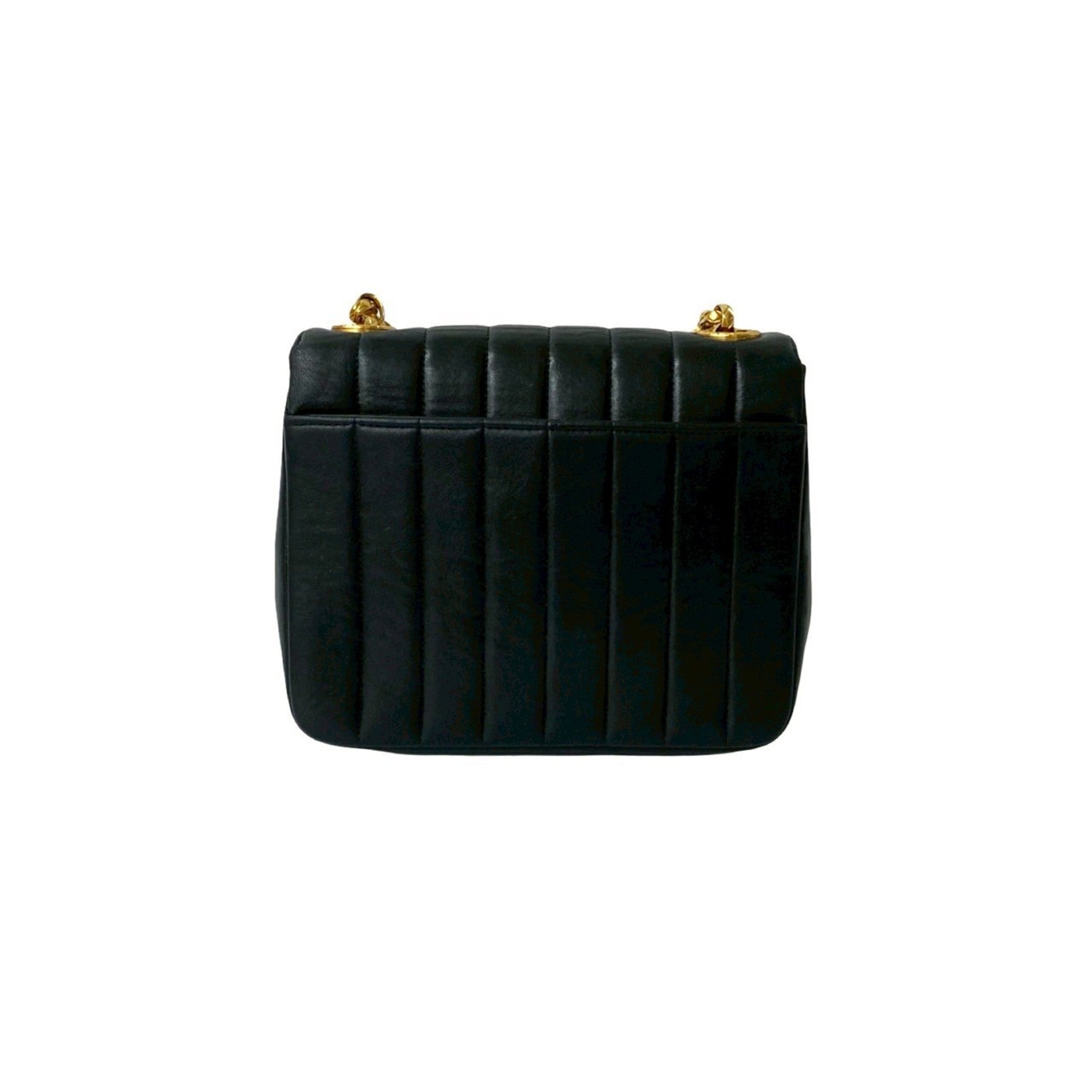 Chanel Black Leather Shoulder Bag (Pre-Owned)