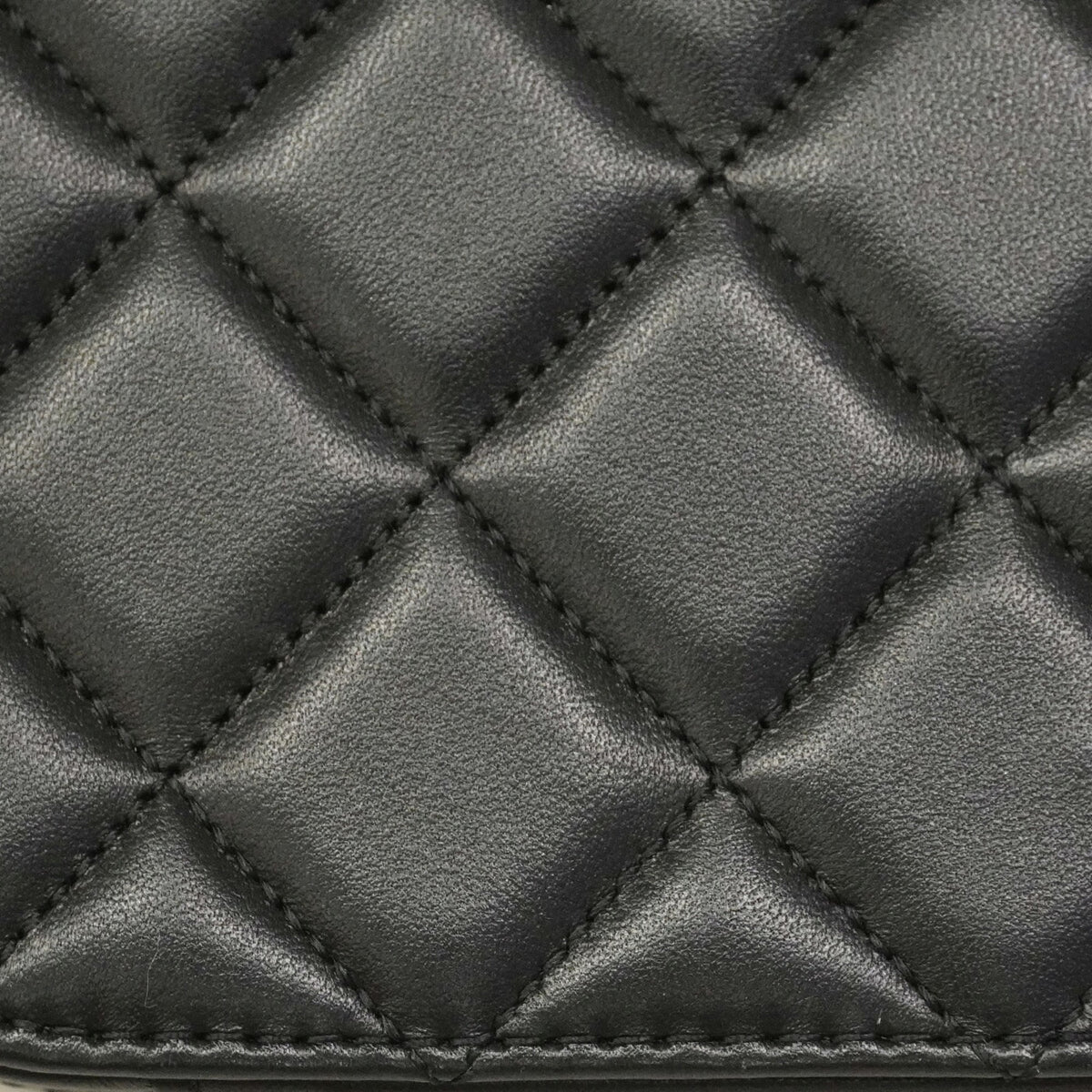 Chanel Black Leather Handbag (Pre-Owned)