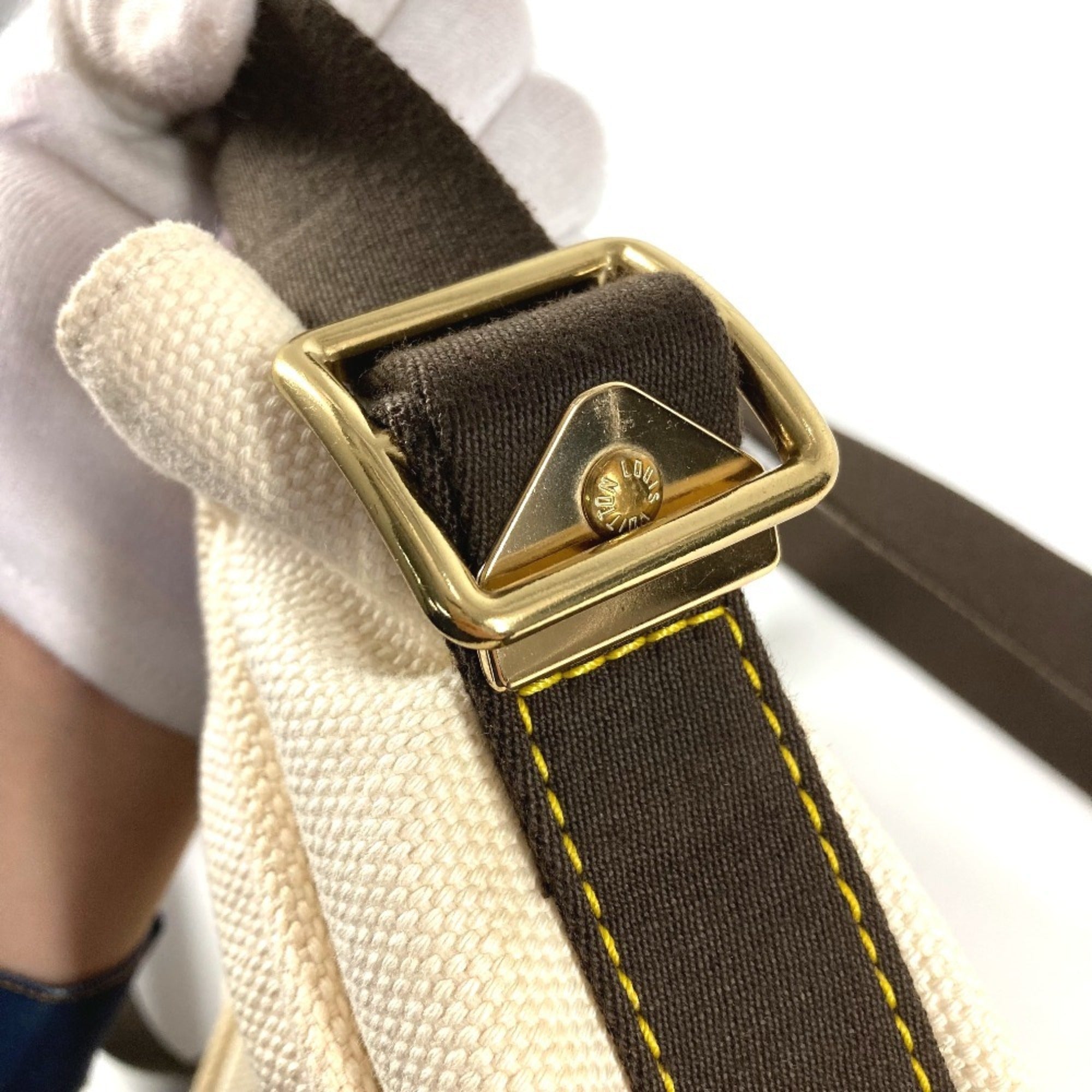 Louis Vuitton Ecru White Canvas Shoulder Bag (Pre-Owned)