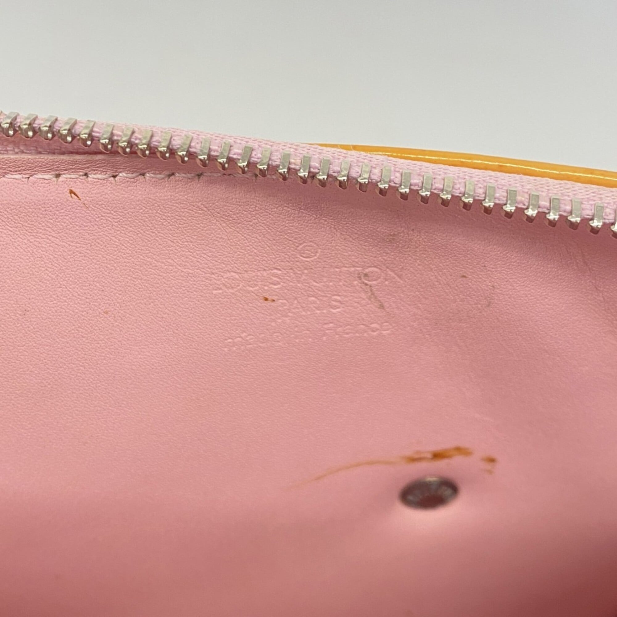 Louis Vuitton Pink Pouch (Pre-Owned)