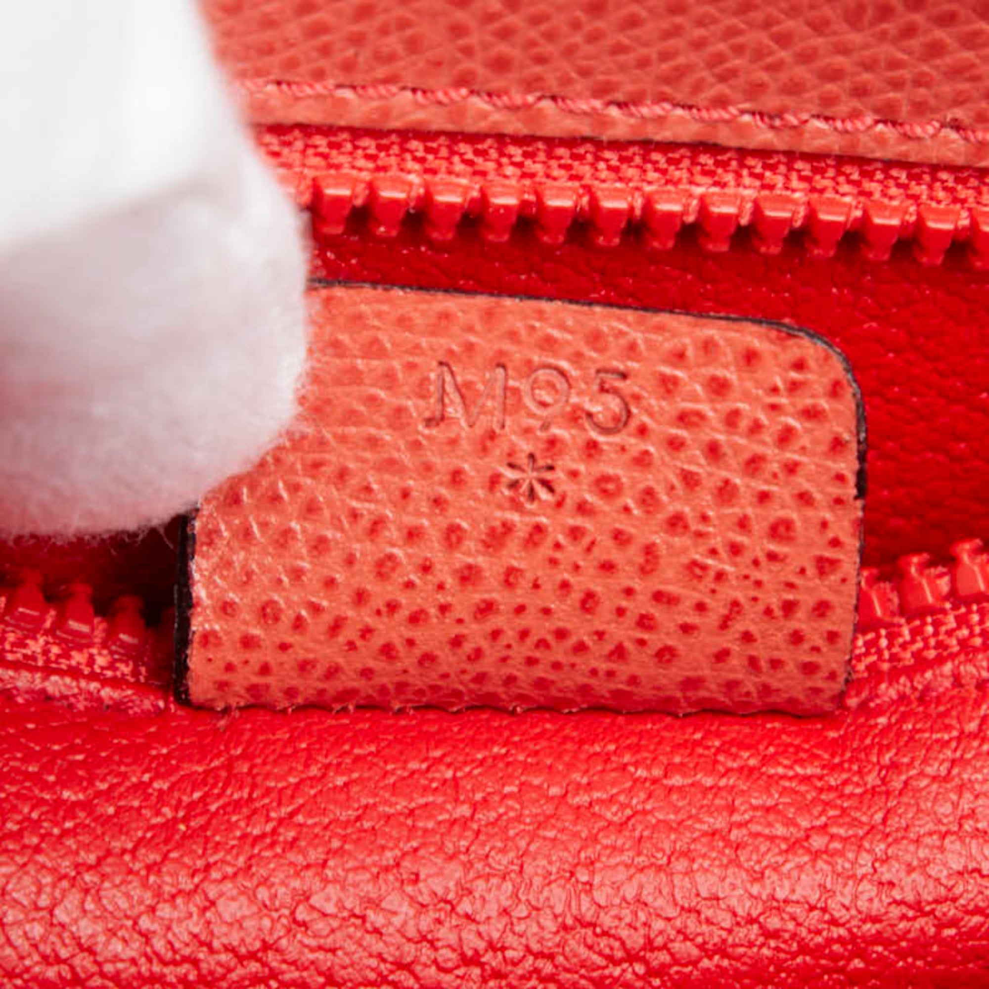 Celine Red Color Leather Handbag (Pre-Owned)
