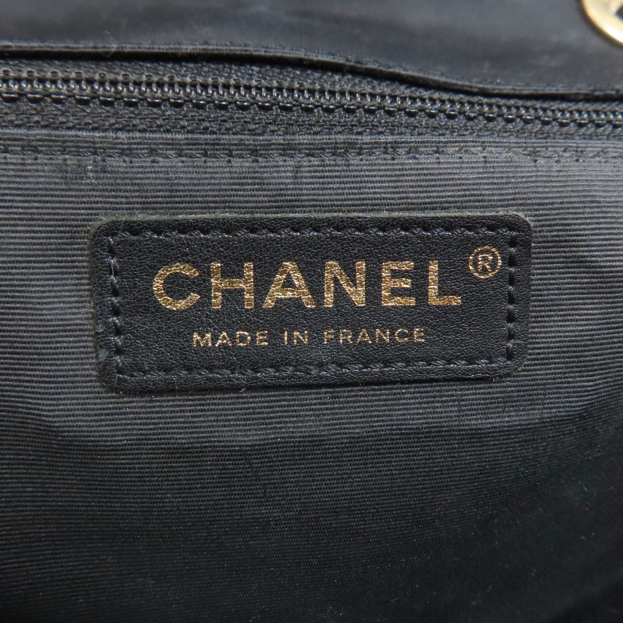 Chanel Black Leather Shoulder Bag (Pre-Owned)