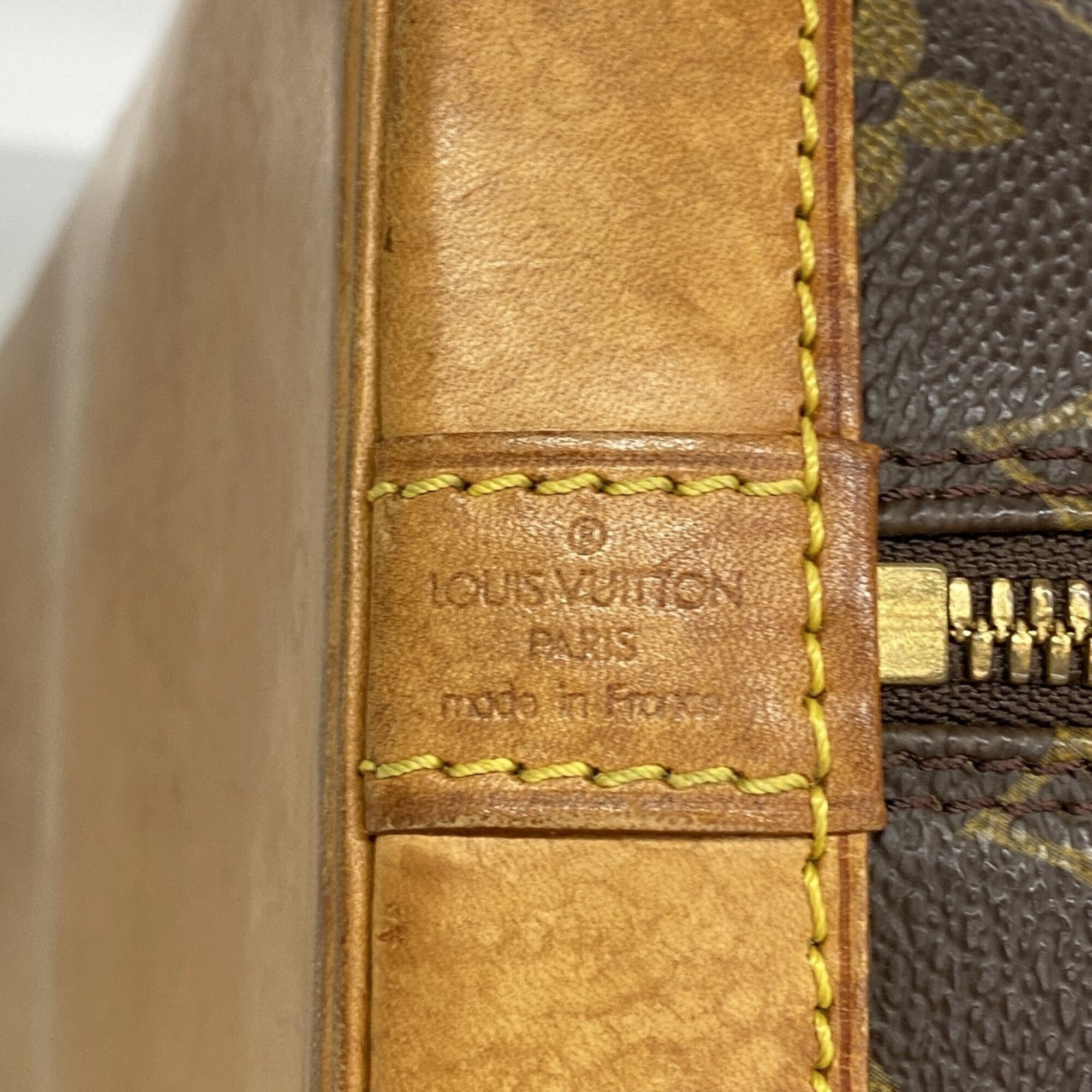Louis Vuitton Brown Handbag (Pre-Owned)