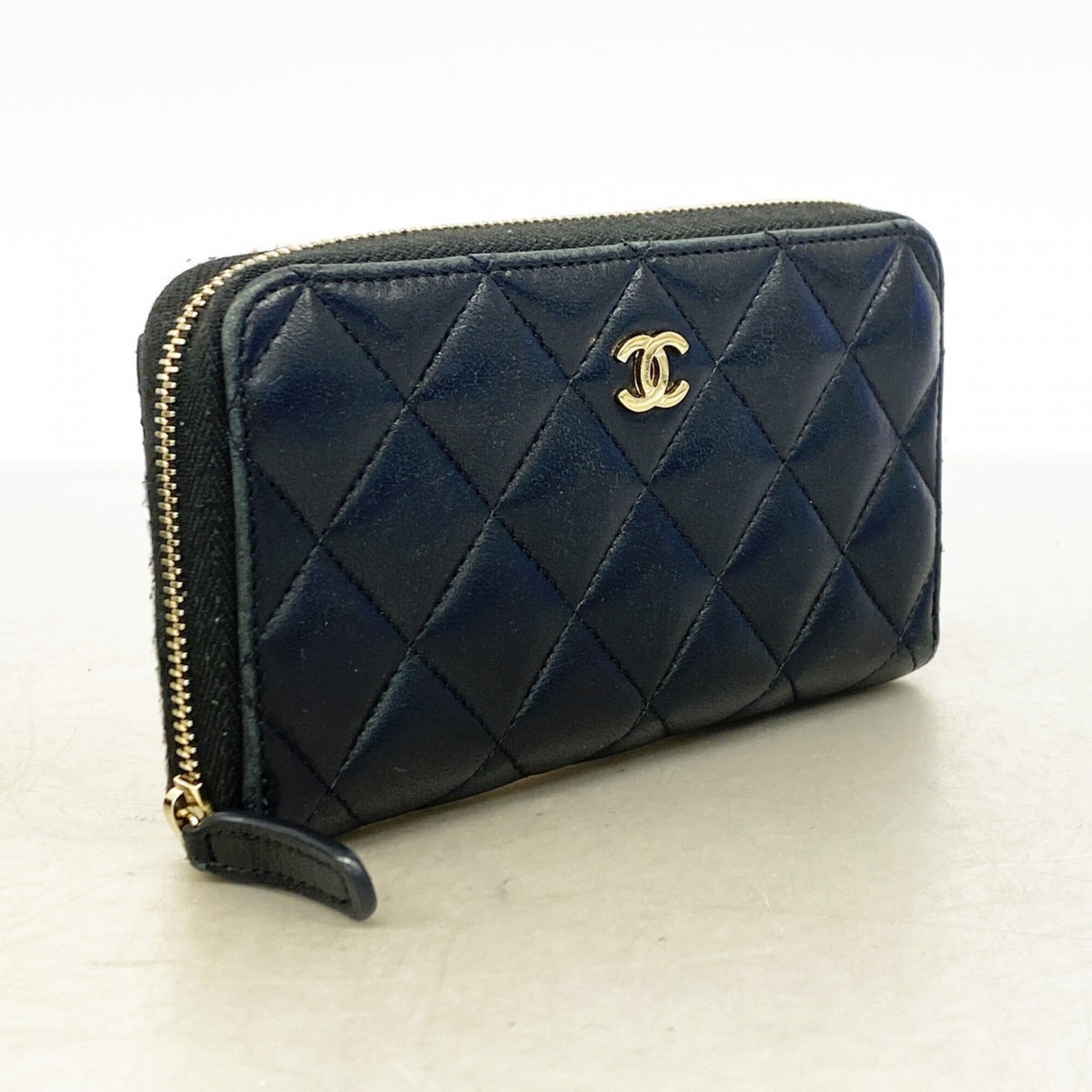 Chanel Black Leather Wallet (Bi-Fold) (Pre-Owned)