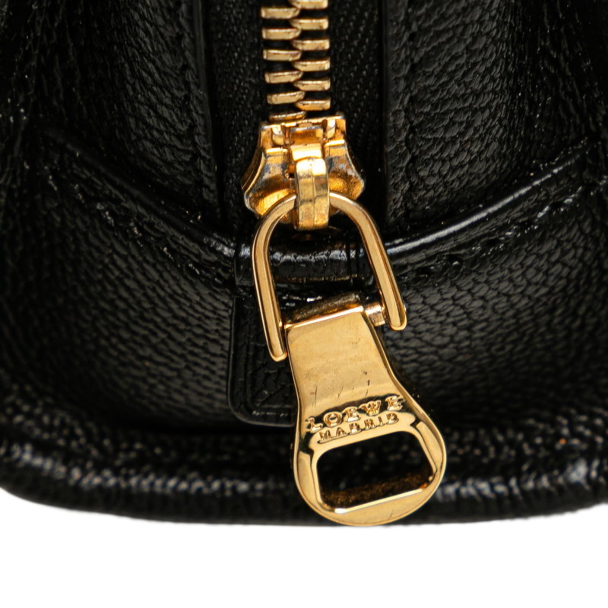 Loewe Amazona Black Leather Handbag Shoulder Bag (Pre-Owned)