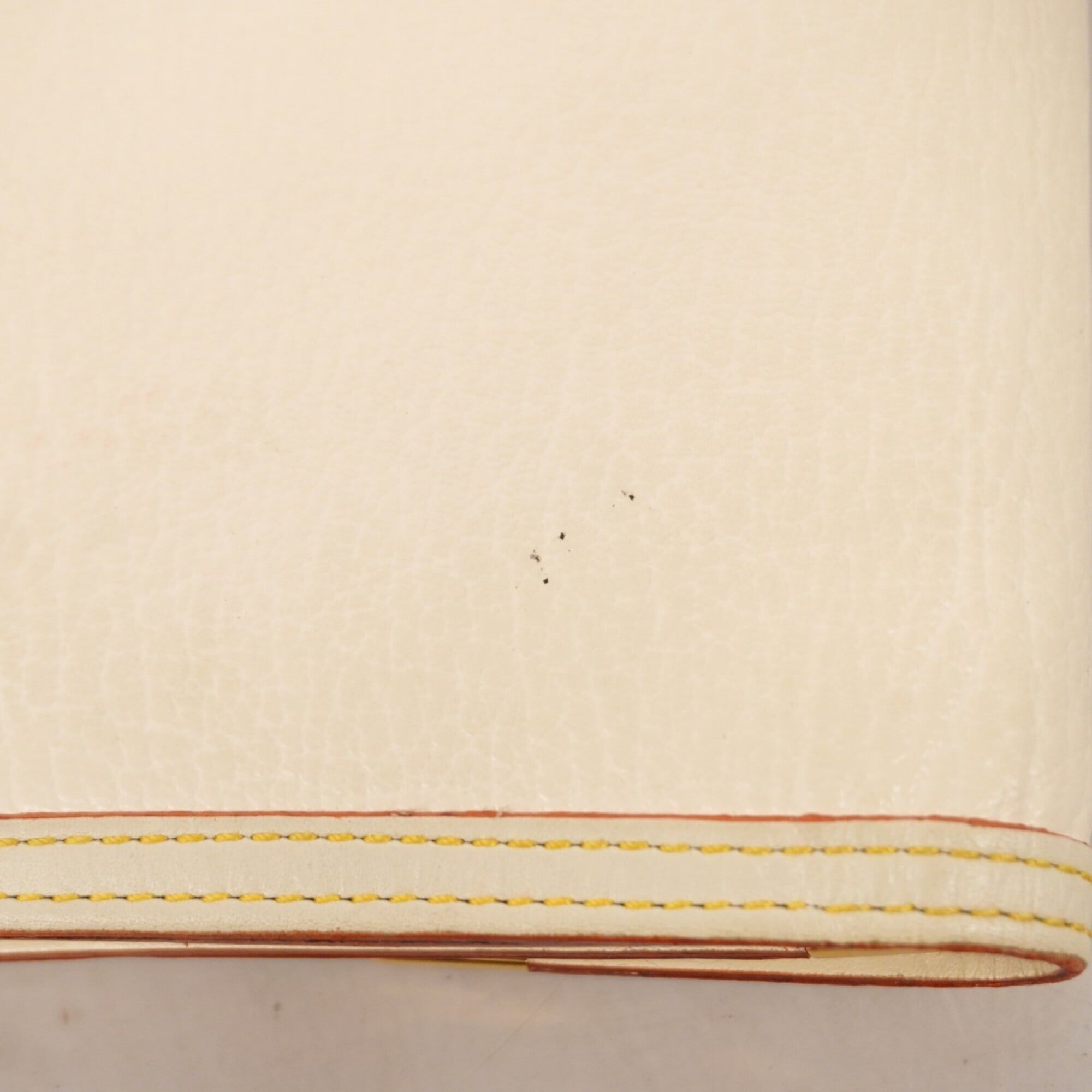 Louis Vuitton Blanc Long Wallet (Tri-Fold) (Pre-Owned)