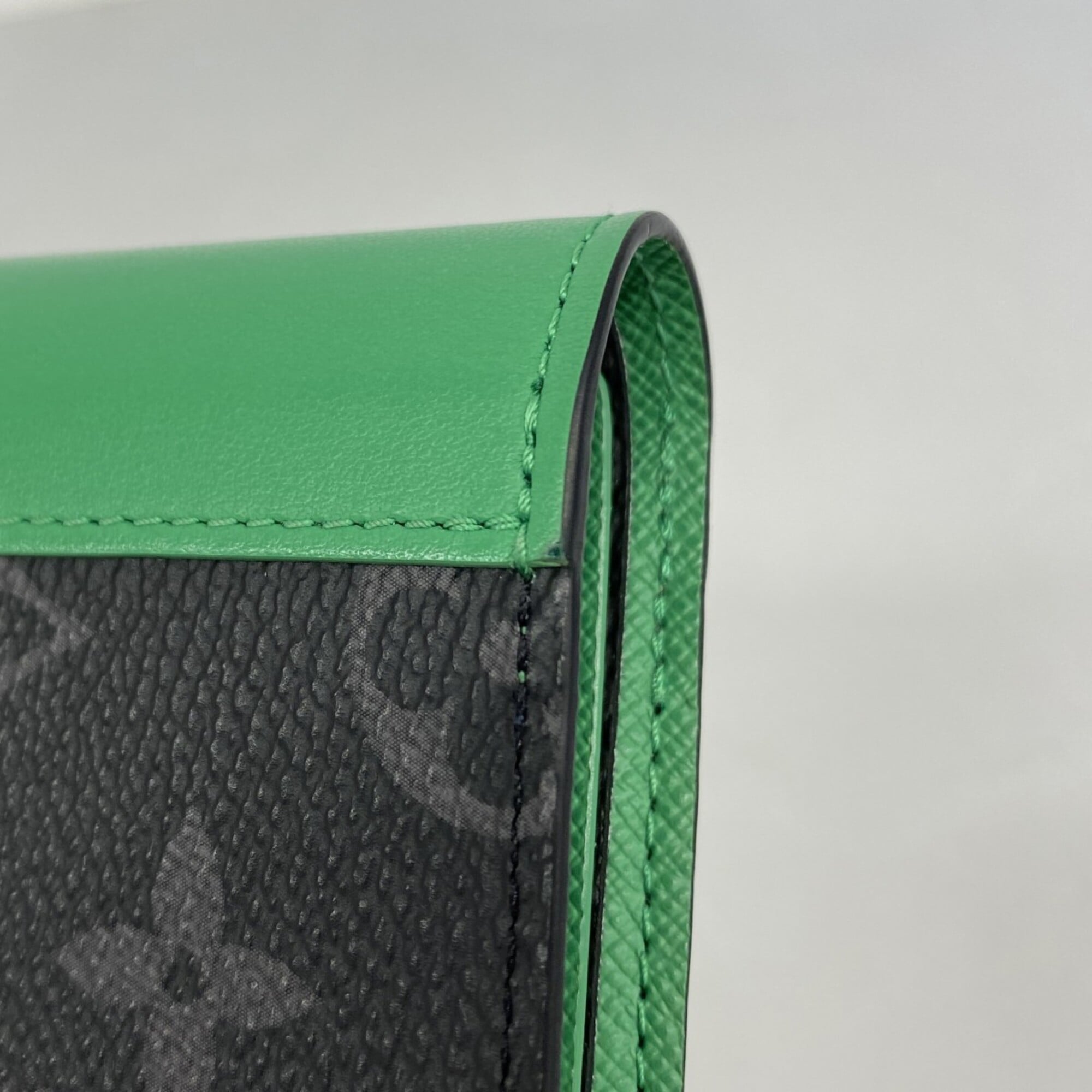 Louis Vuitton Black Wallet (Bi-Fold) (Pre-Owned)