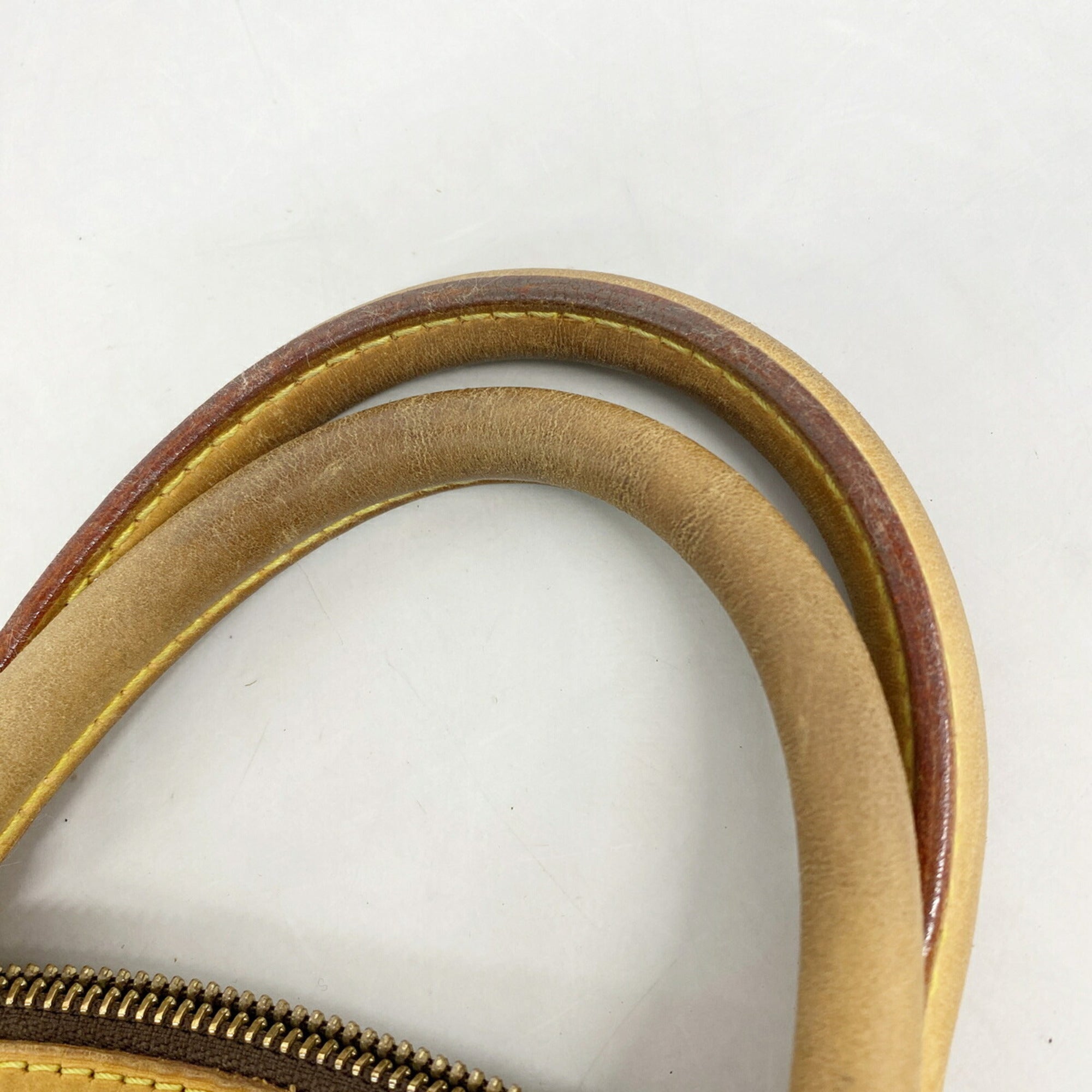 Louis Vuitton Brown Handbag (Pre-Owned)