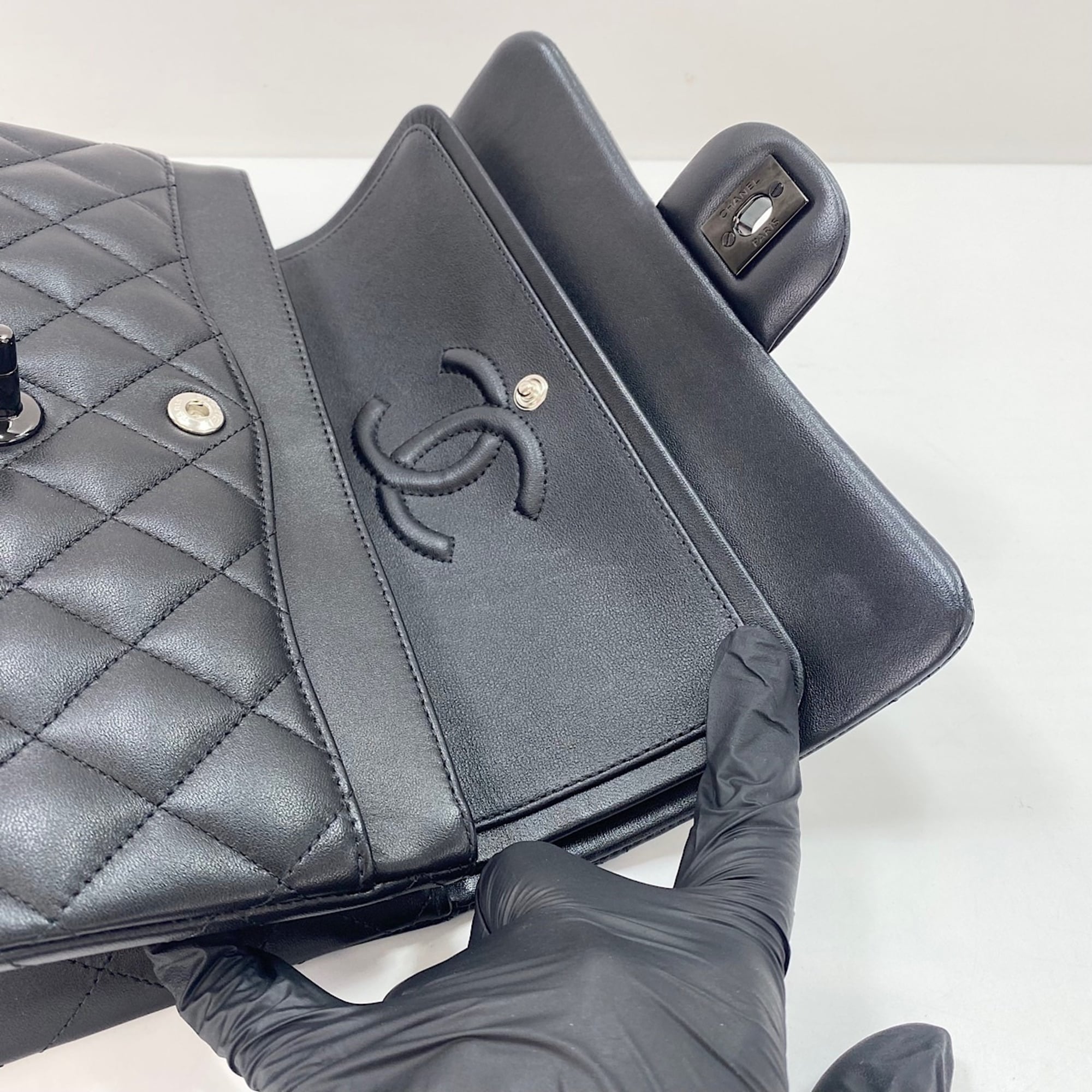 Chanel Matelasse Black Shoulder Bag (Pre-Owned)