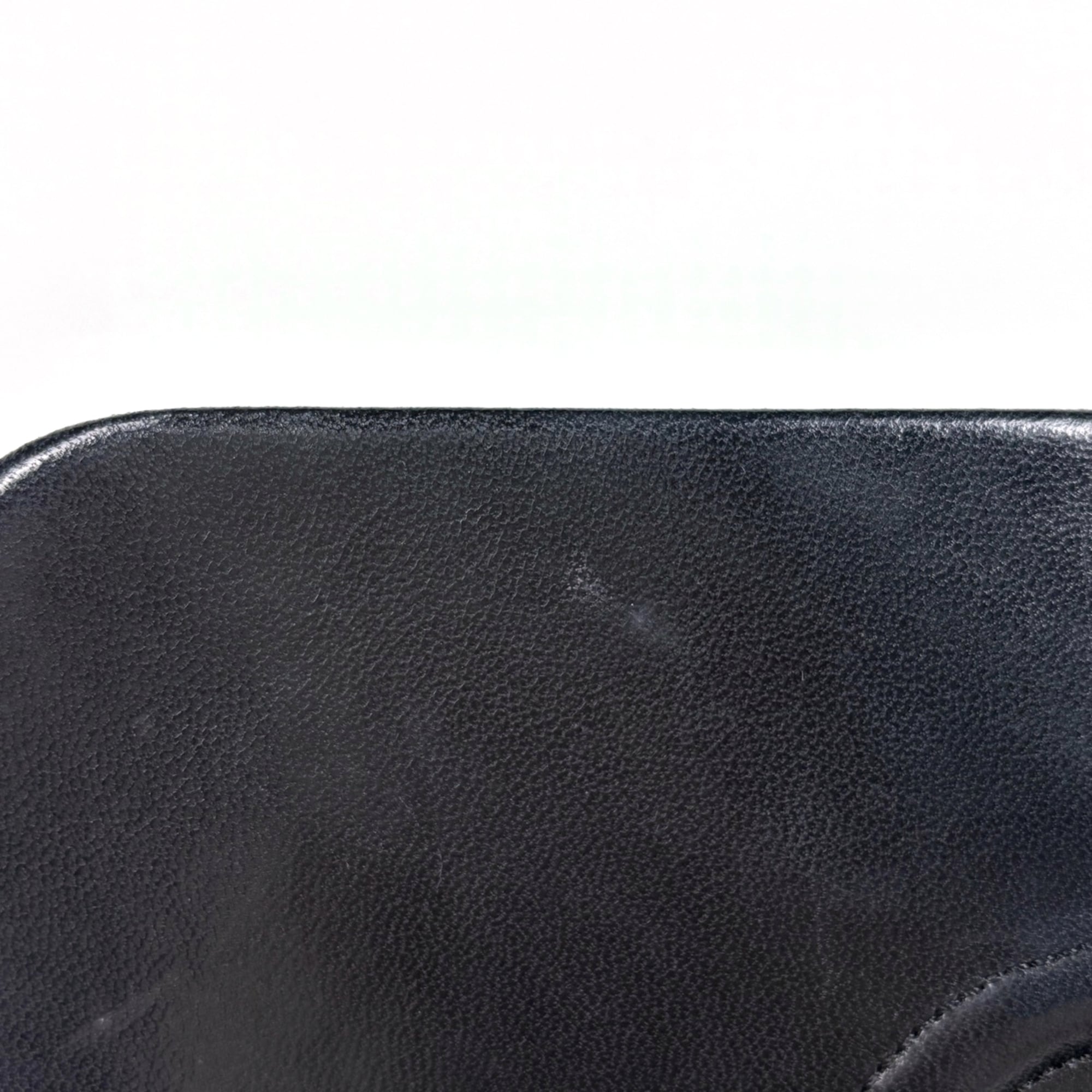 Chanel Matelasse Black Leather Shoulder Bag (Pre-Owned)