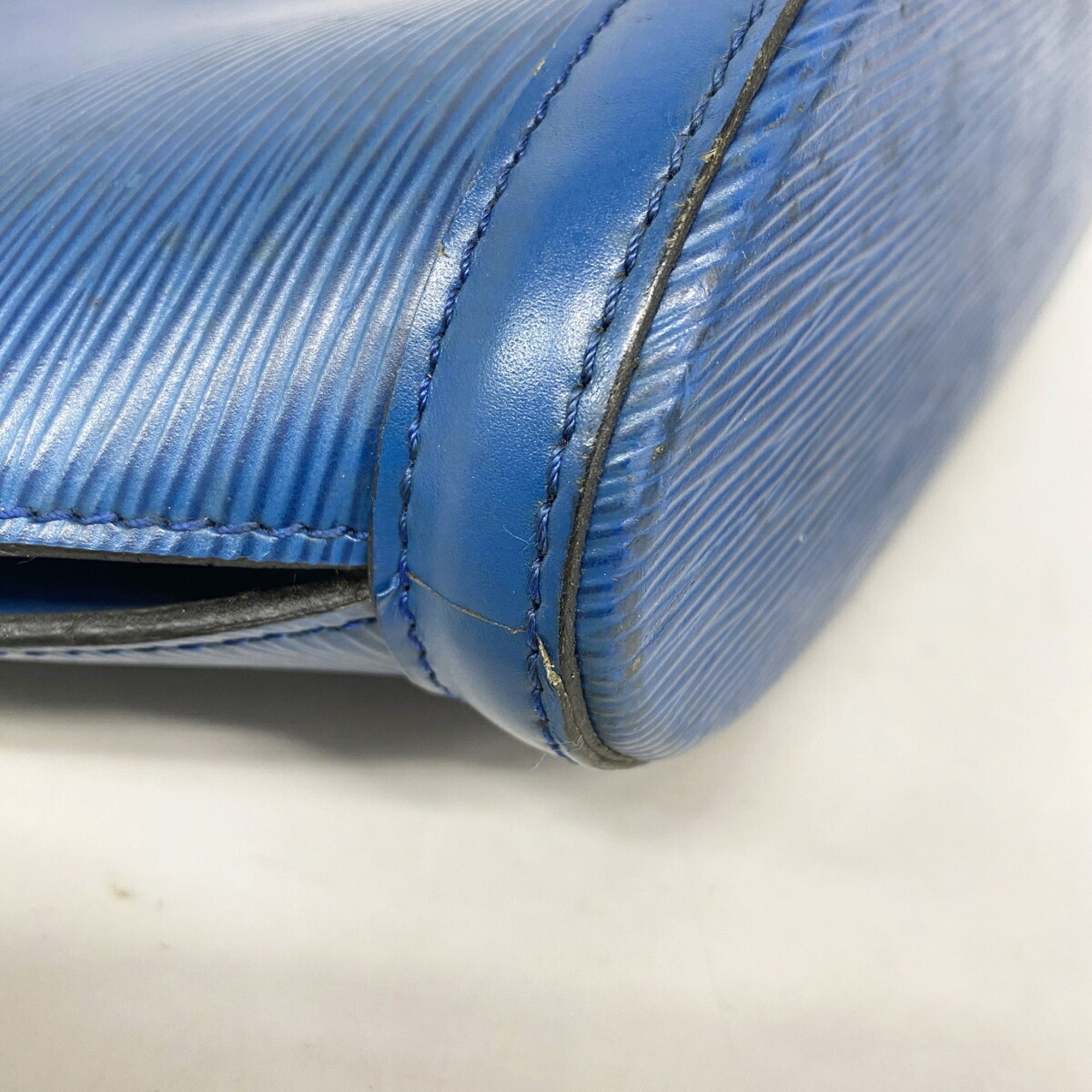 Louis Vuitton Toledo Blue Handbag (Pre-Owned)