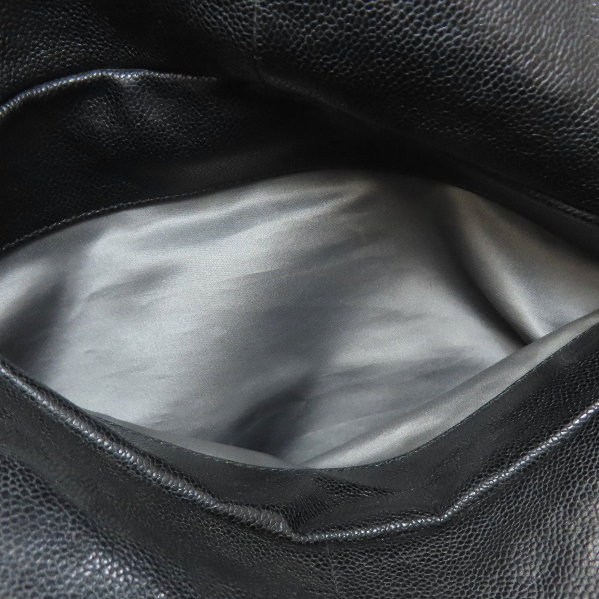 Chanel Black Leather Tote Bag (Pre-Owned)
