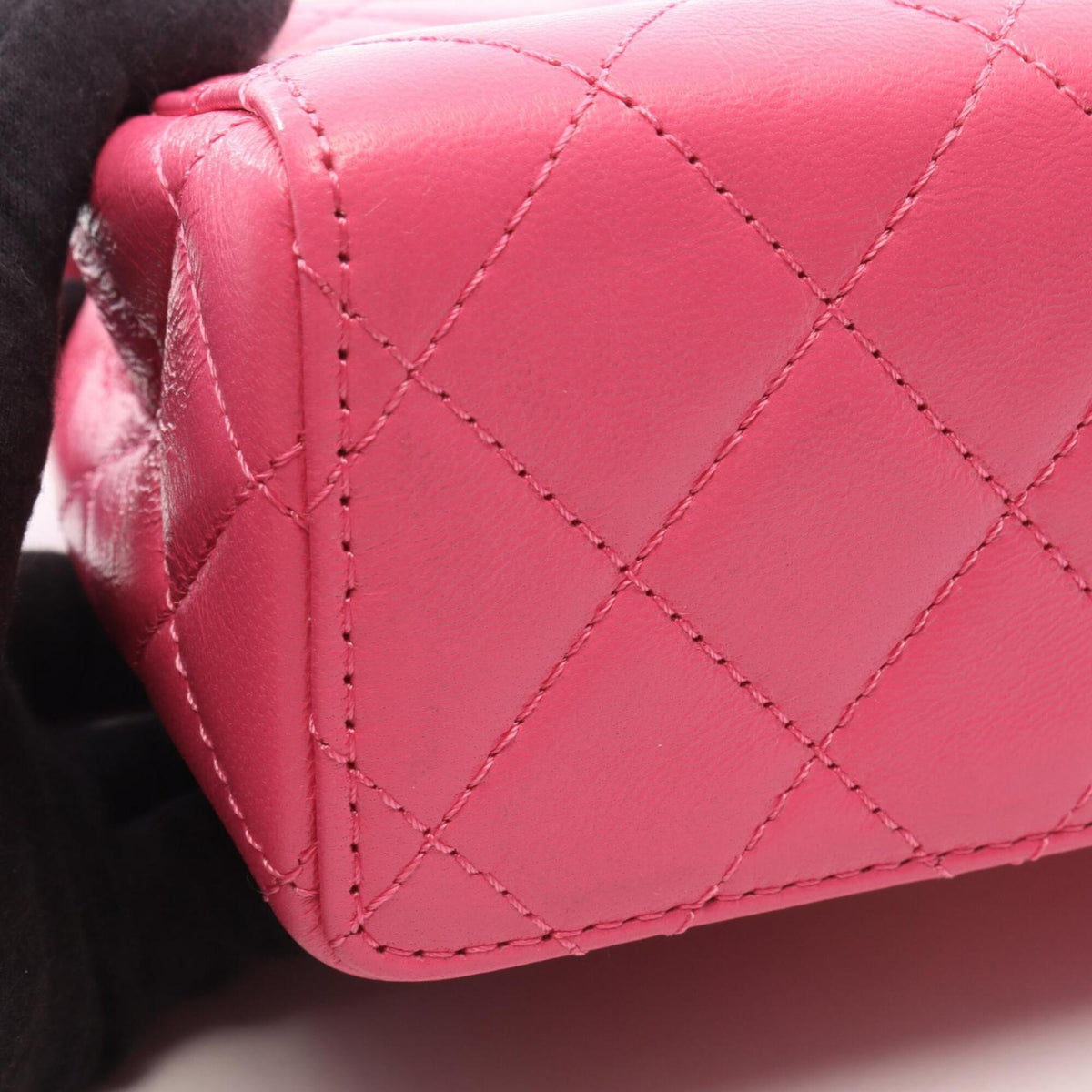 Chanel Pink Leather Handbag Shoulder Bag (Pre-Owned)