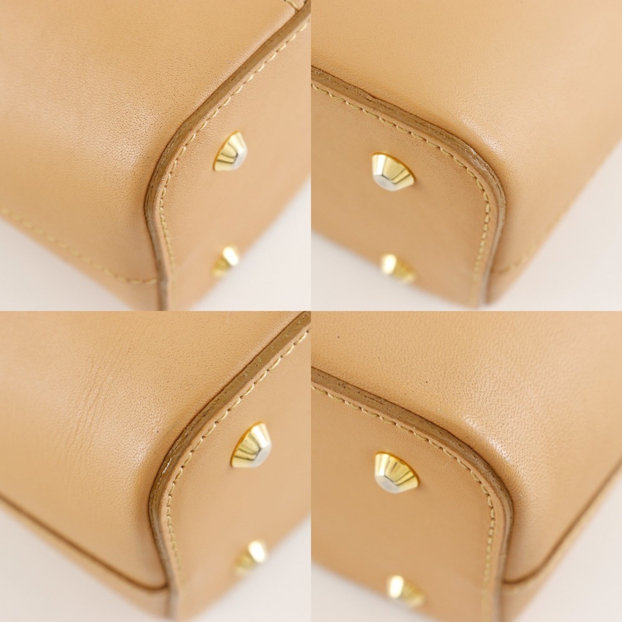 Burberry Beige Leather Handbag (Pre-Owned)
