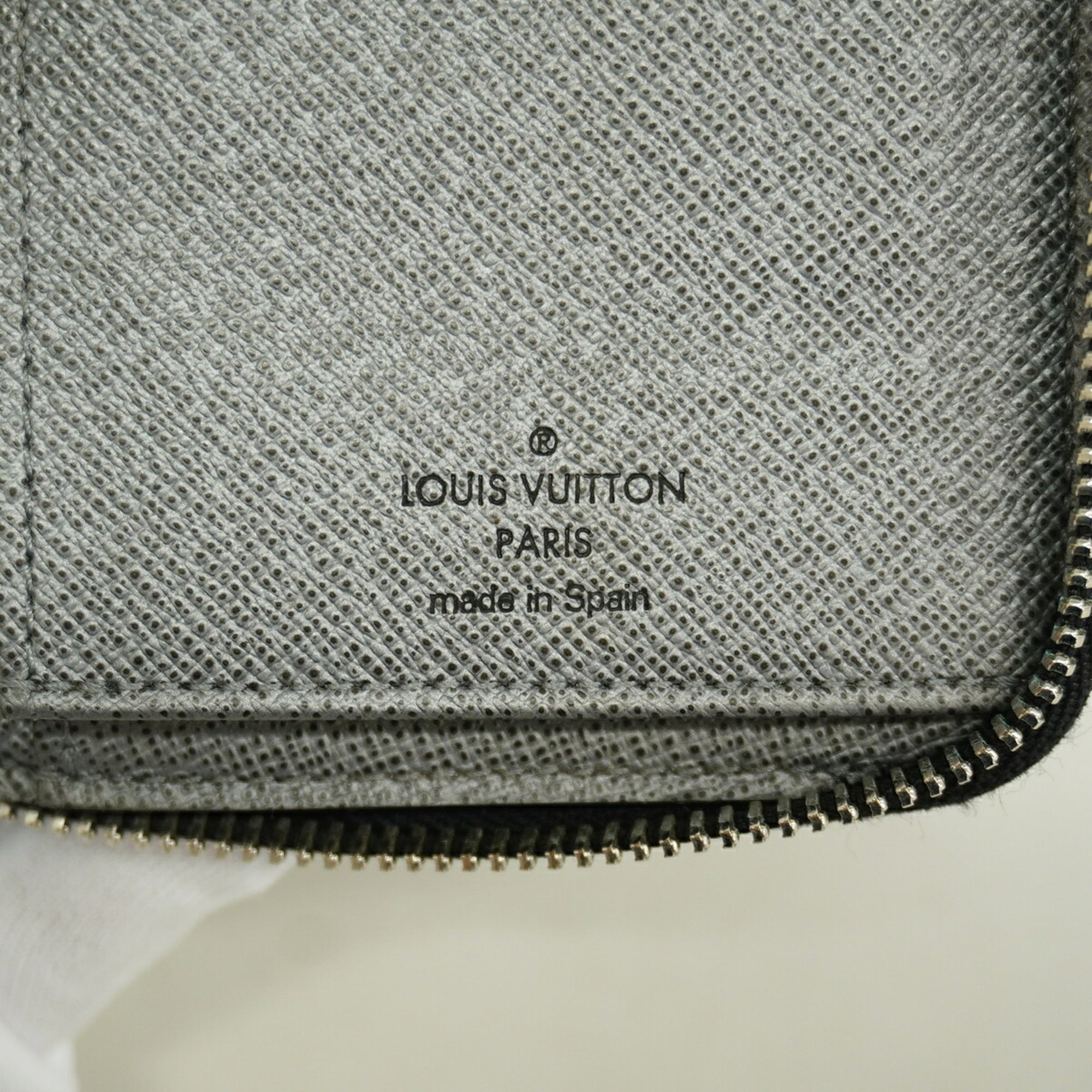 Louis Vuitton Silver Long Wallet (Bi-Fold) (Pre-Owned)