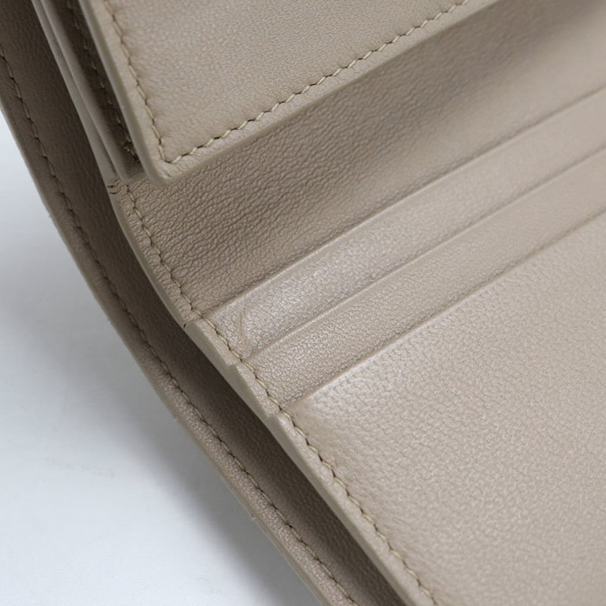 Saint Laurent Beige Leather Wallet (Tri-Fold) (Pre-Owned)