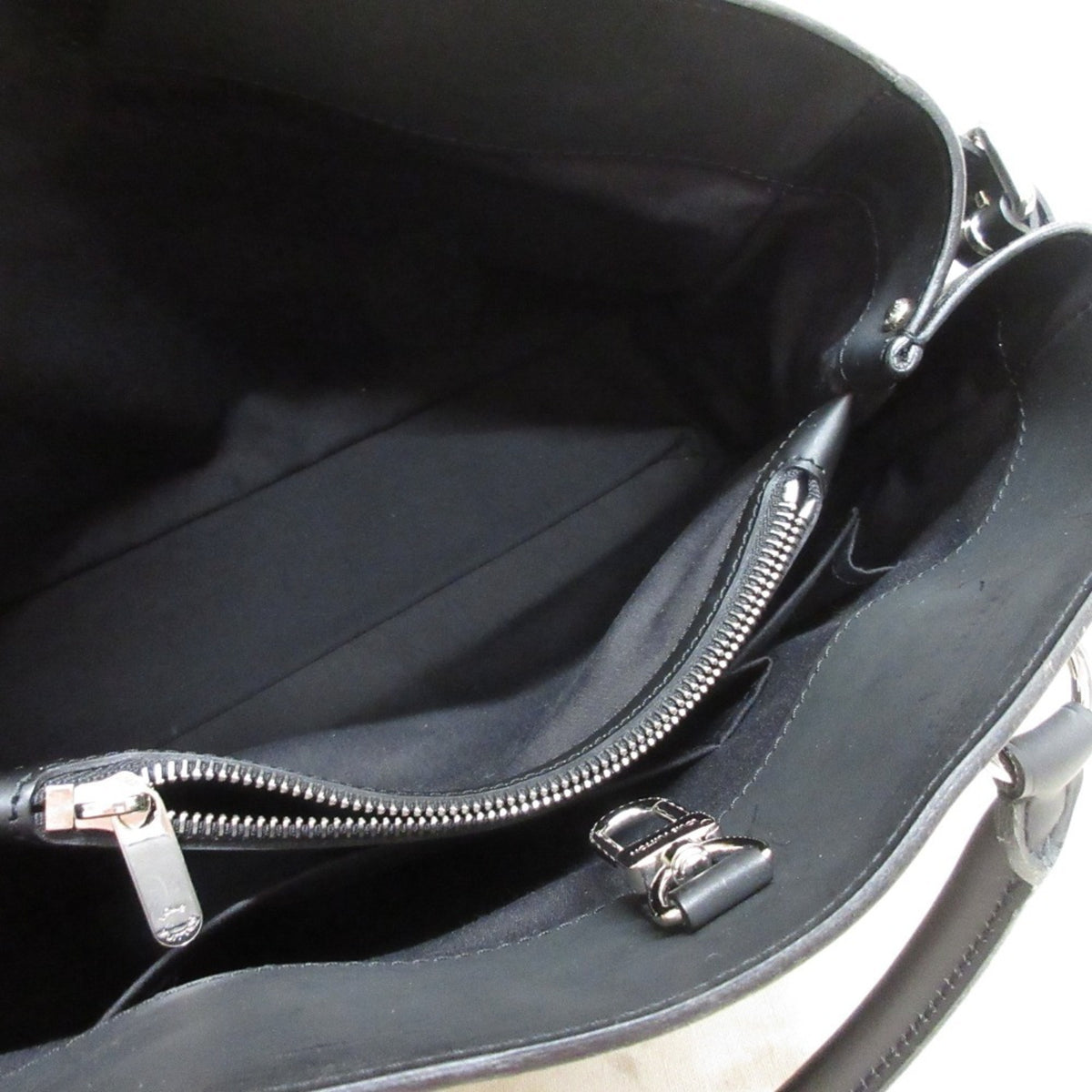 Louis Vuitton Black Noir Epi Leather Handbag (Pre-Owned)