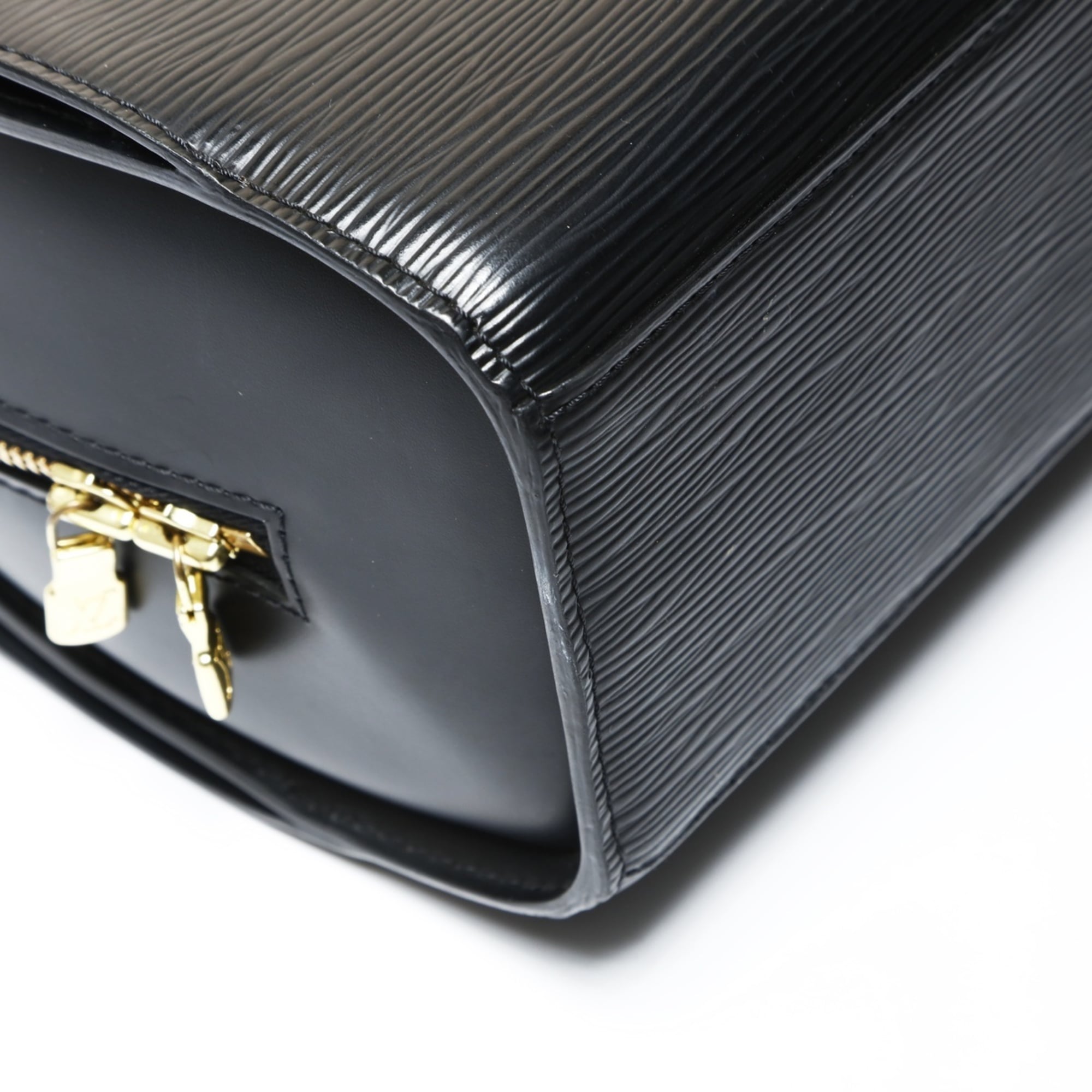 Louis Vuitton Black Handbag (Pre-Owned)