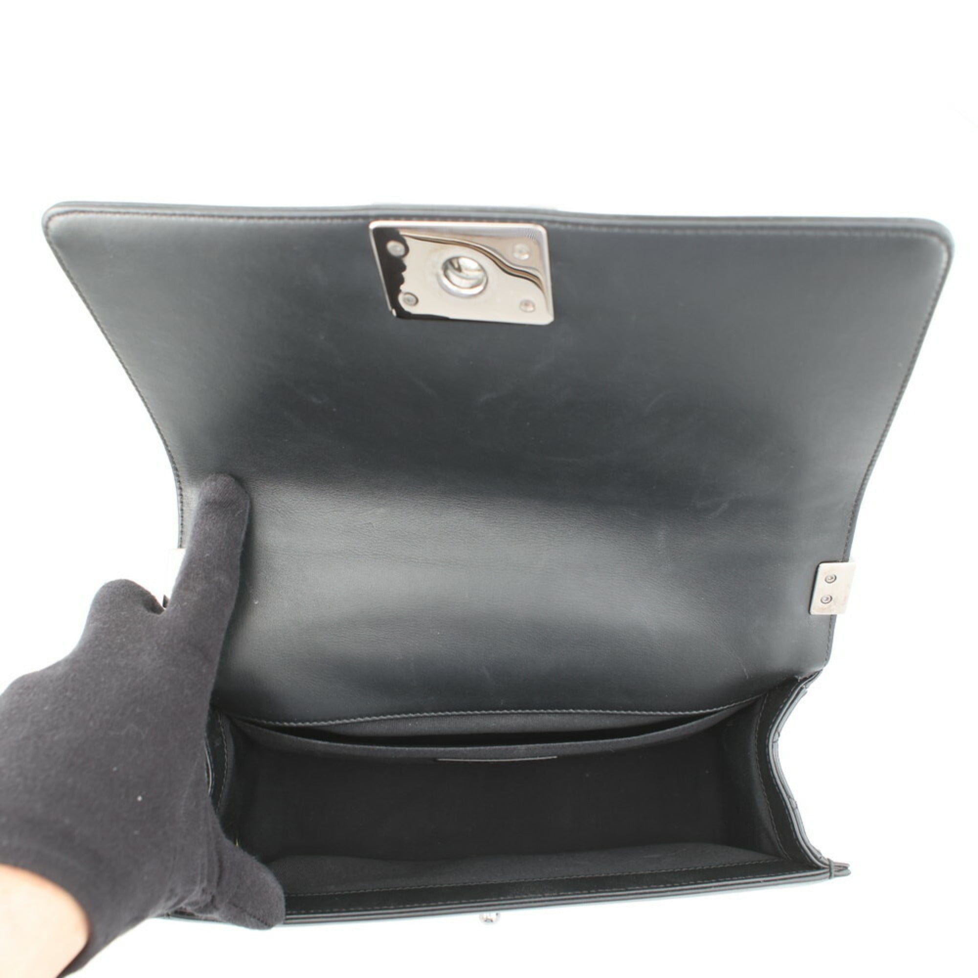 Chanel Black Patent Leather Shoulder Bag (Pre-Owned)