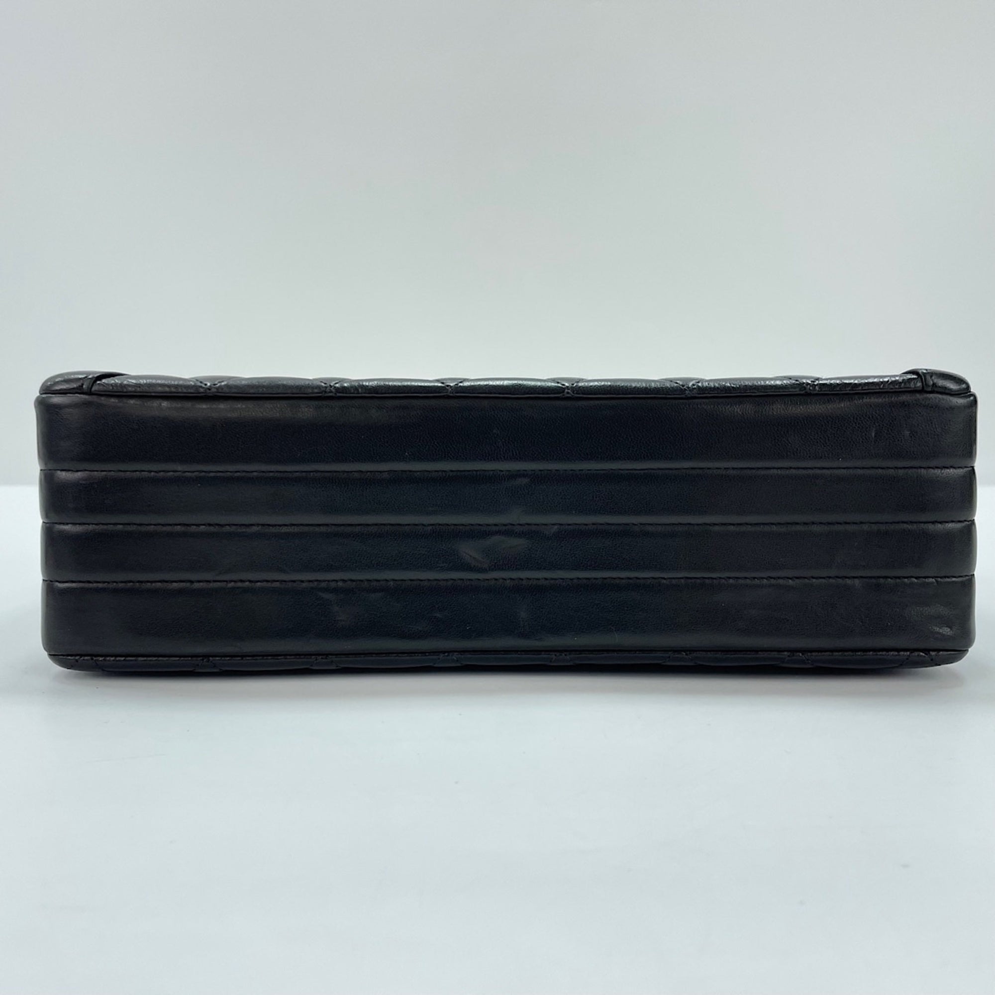 Chanel Black Shoulder Bag (Pre-Owned)