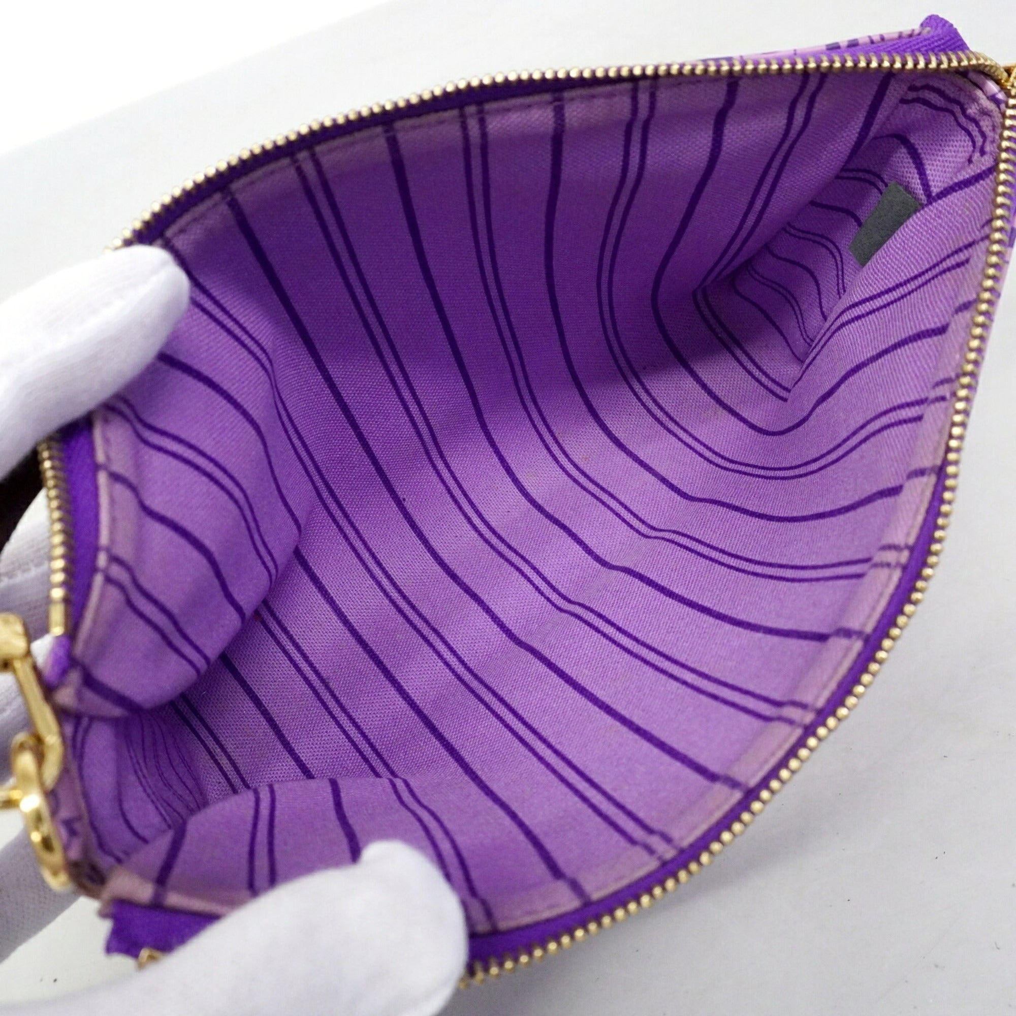 Louis Vuitton Violet Pouch (Pre-Owned)