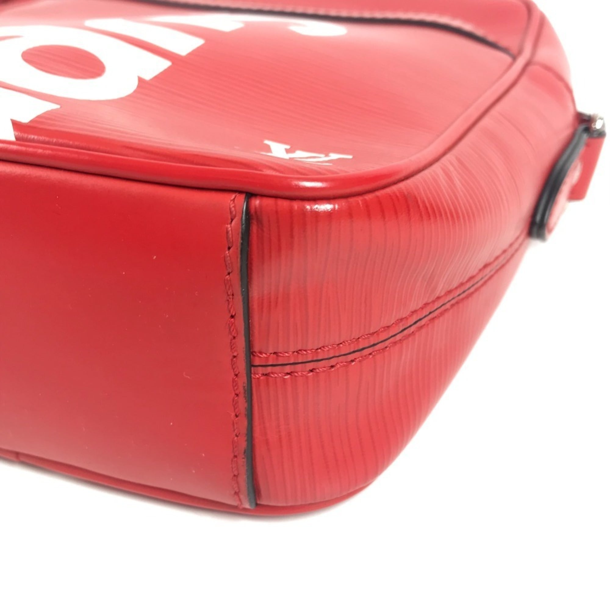 Louis Vuitton Epi Red Color White Epi Leather Pochette Shoulder Bag (Pre-Owned)