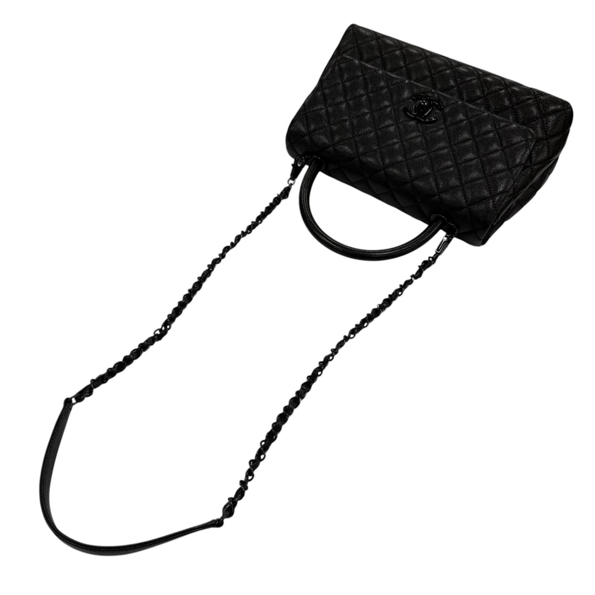 Chanel Black Grained Calfskin Handbag Shoulder Bag (Pre-Owned)