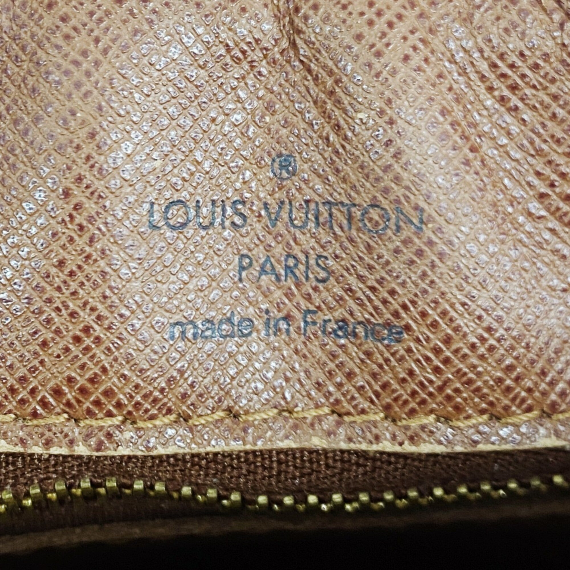 Louis Vuitton Brown Shoulder Bag (Pre-Owned)