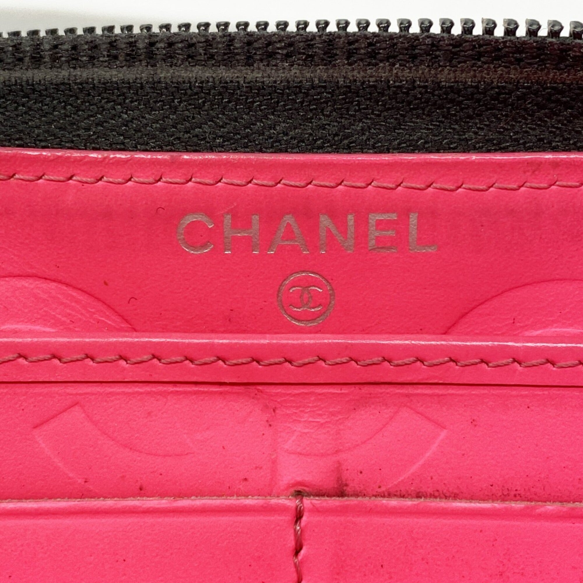 Chanel Black Leather Long Wallet (Bi-Fold) (Pre-Owned)