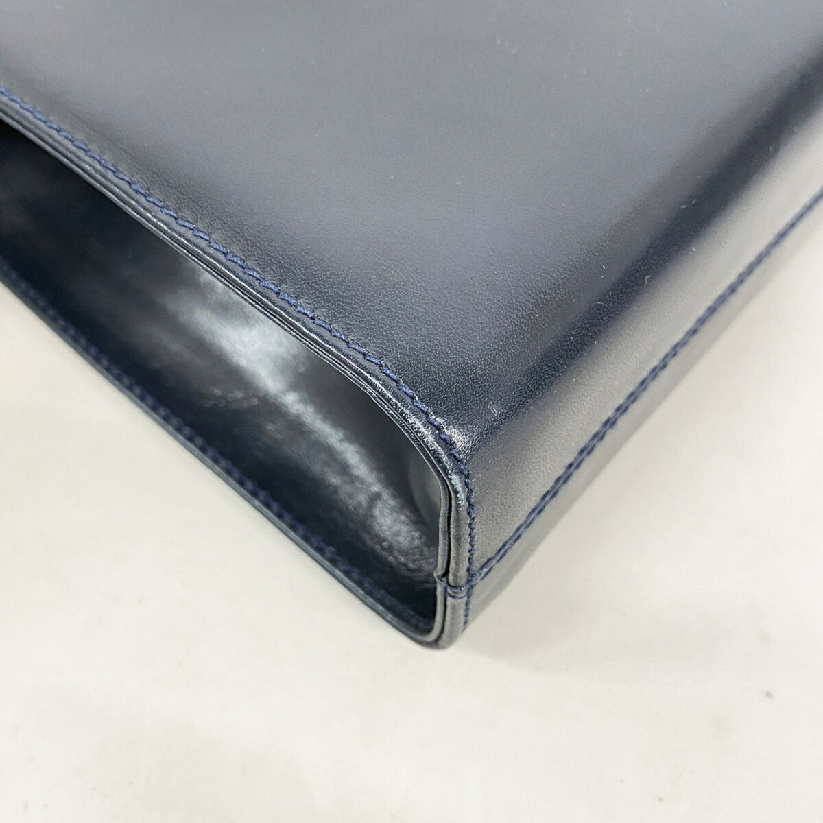 Salvatore Ferragamo Navy Leather Shoulder Bag (Pre-Owned)
