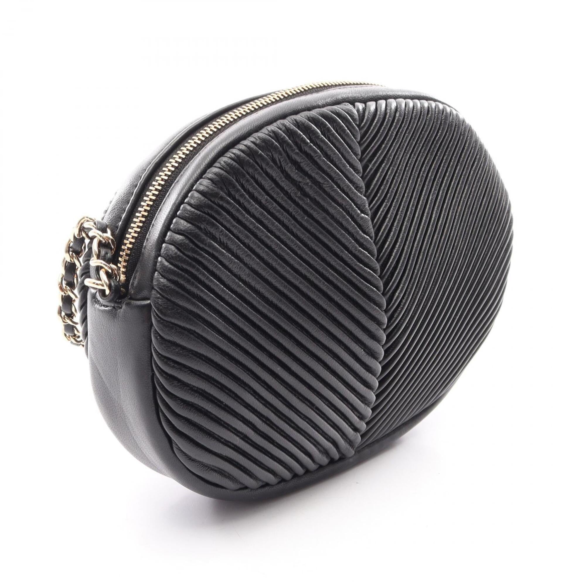 Chanel Black Leather Handbag Shoulder Bag (Pre-Owned)