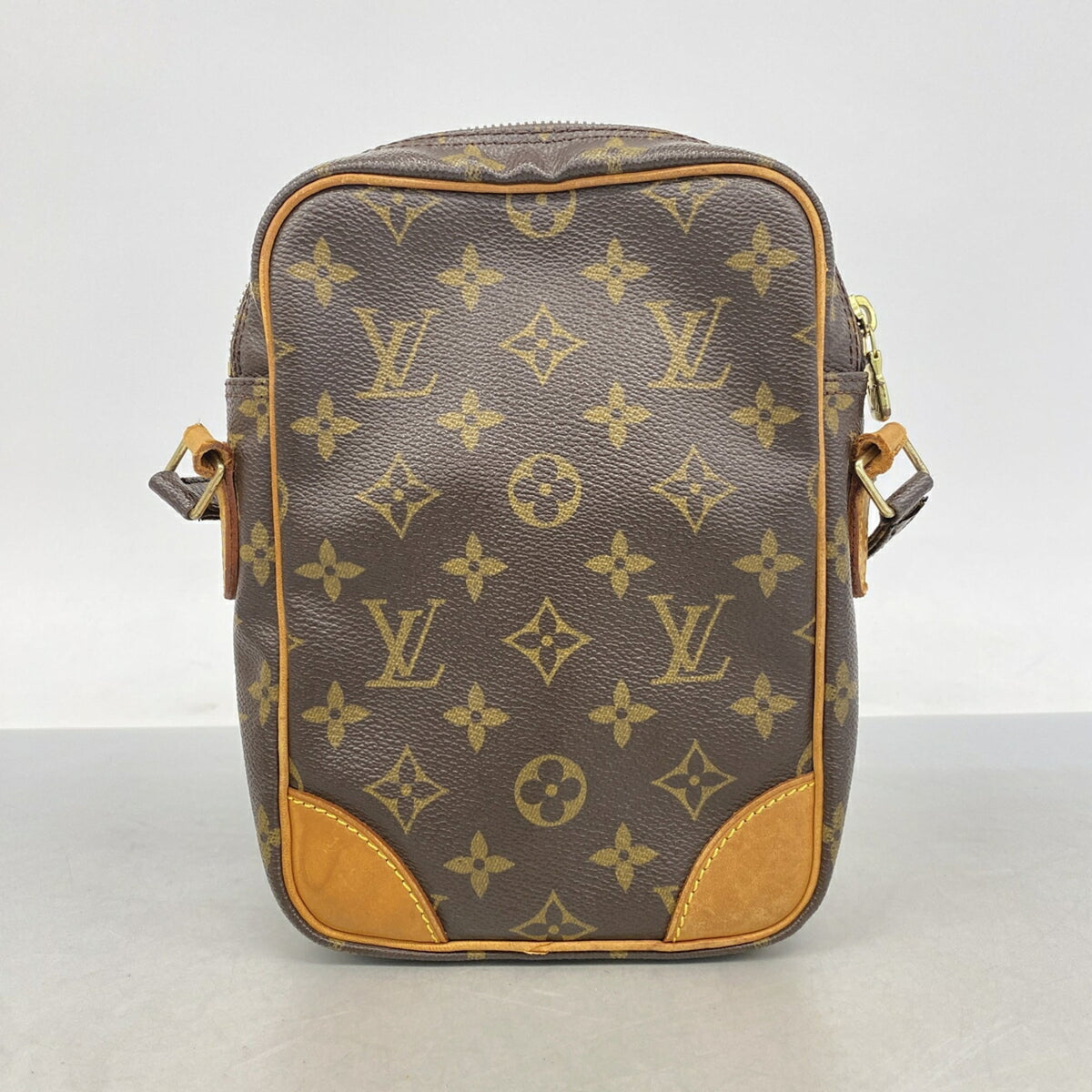 Louis Vuitton Brown Shoulder Bag (Pre-Owned)