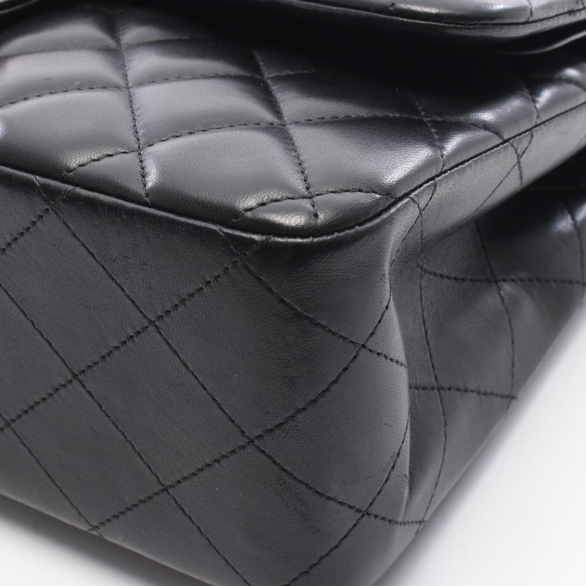 Chanel Black Leather Handbag Shoulder Bag (Pre-Owned)
