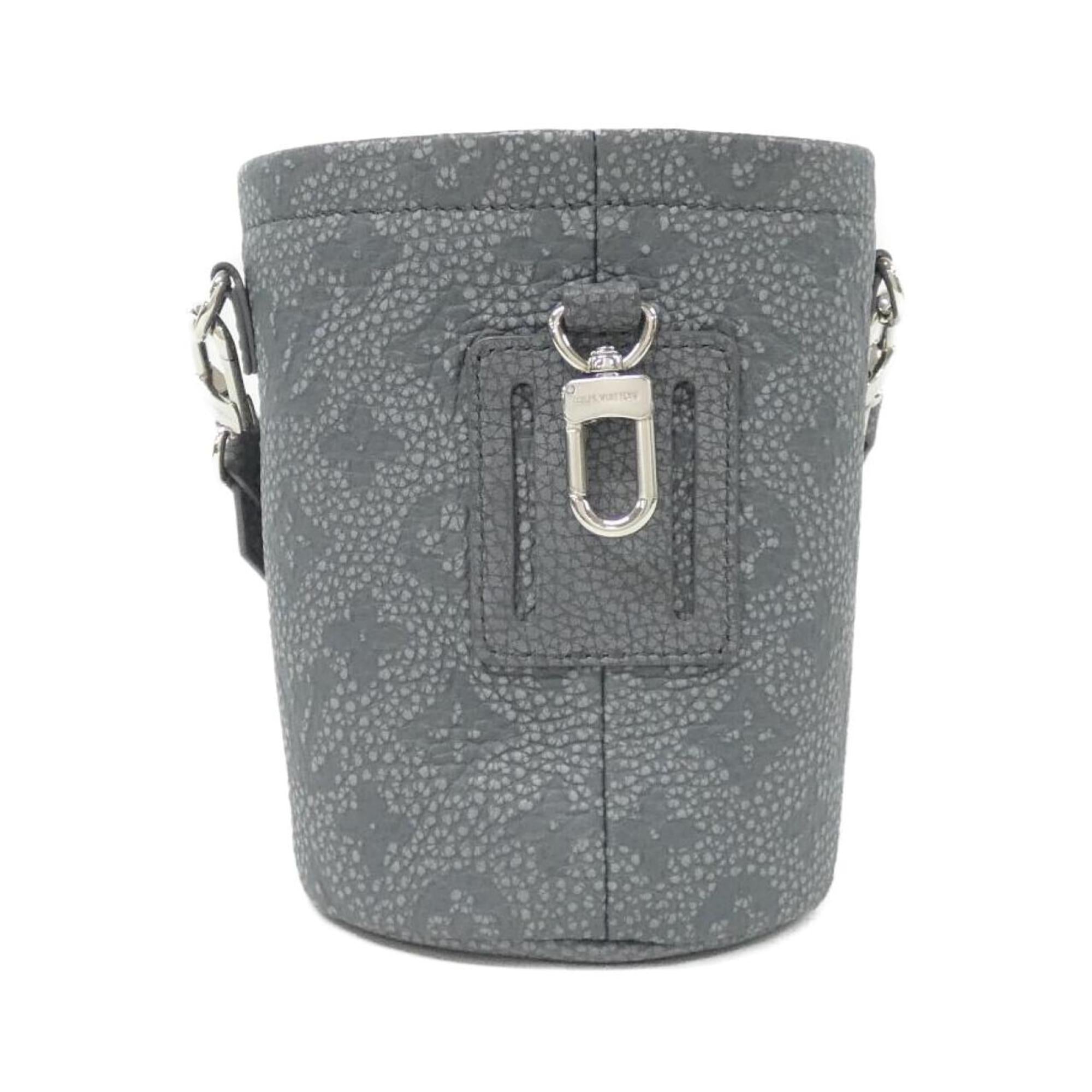 Louis Vuitton Silver Leather Pouch (Pre-Owned)