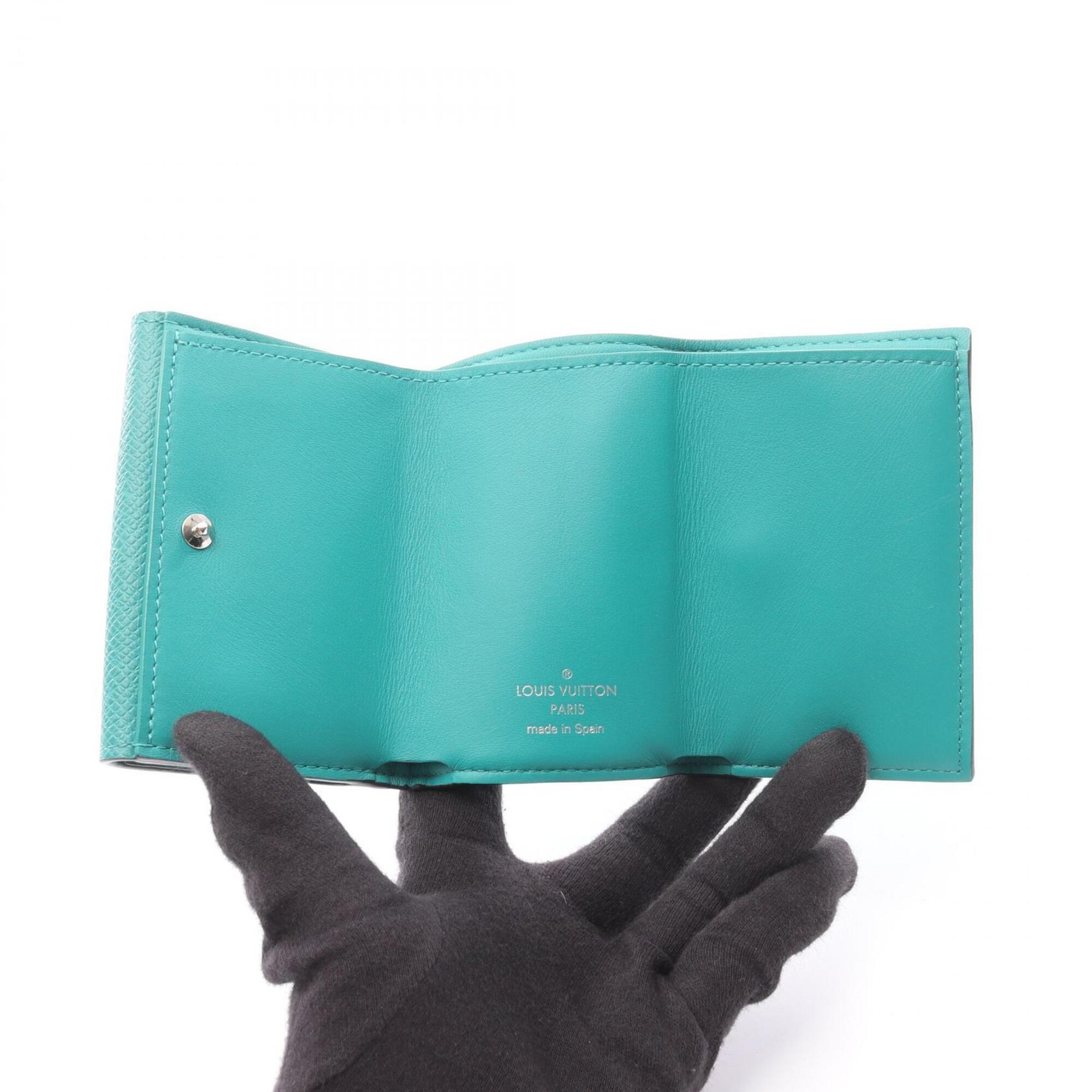 Louis Vuitton Green Vert Taigarama Leather Pvc Wallet (Tri-Fold) (Pre-Owned)