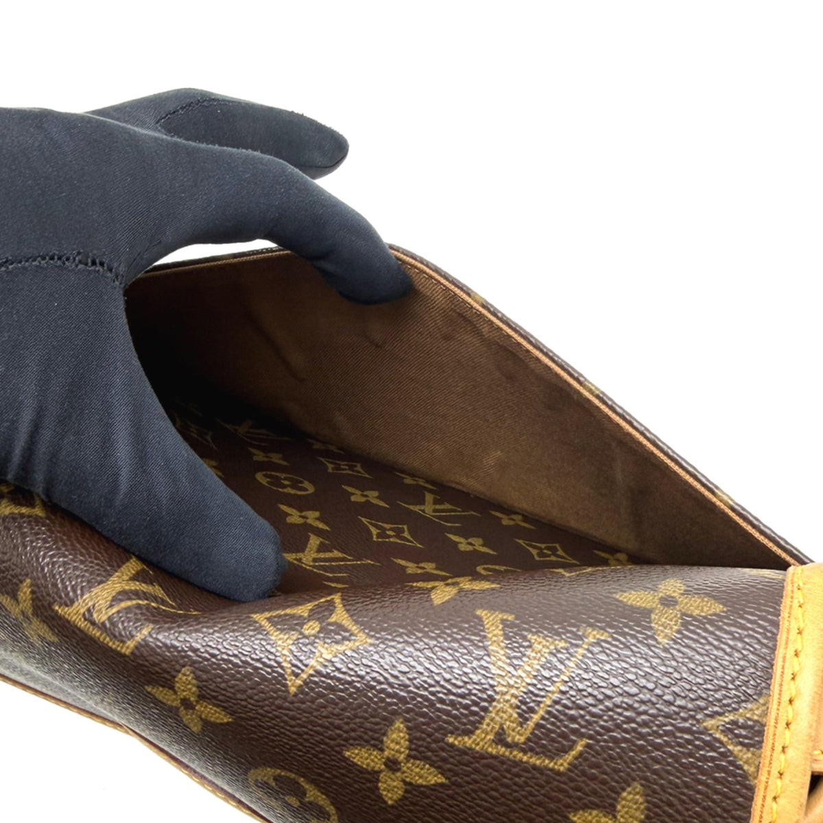 Louis Vuitton Brown Monogram Shoulder Bag (Pre-Owned)