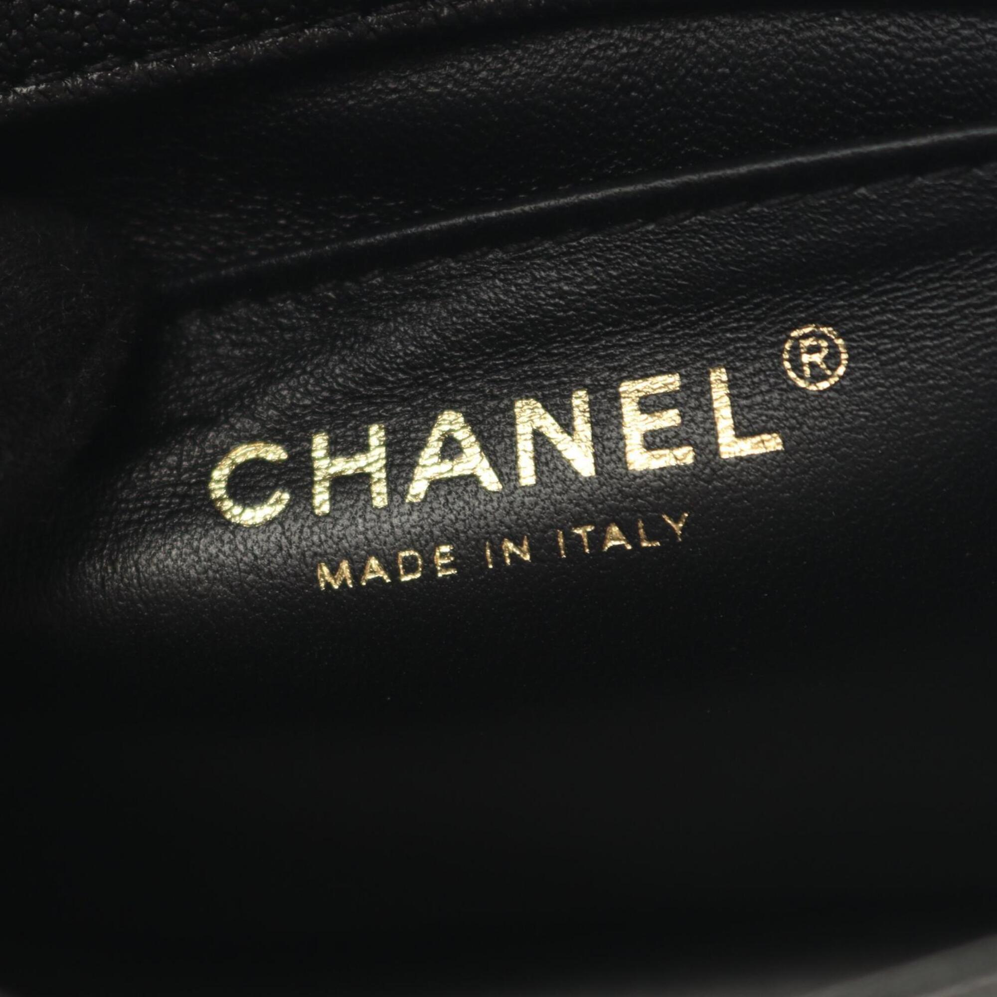 Chanel Black Grained Calfskin Handbag Shoulder Bag (Pre-Owned)