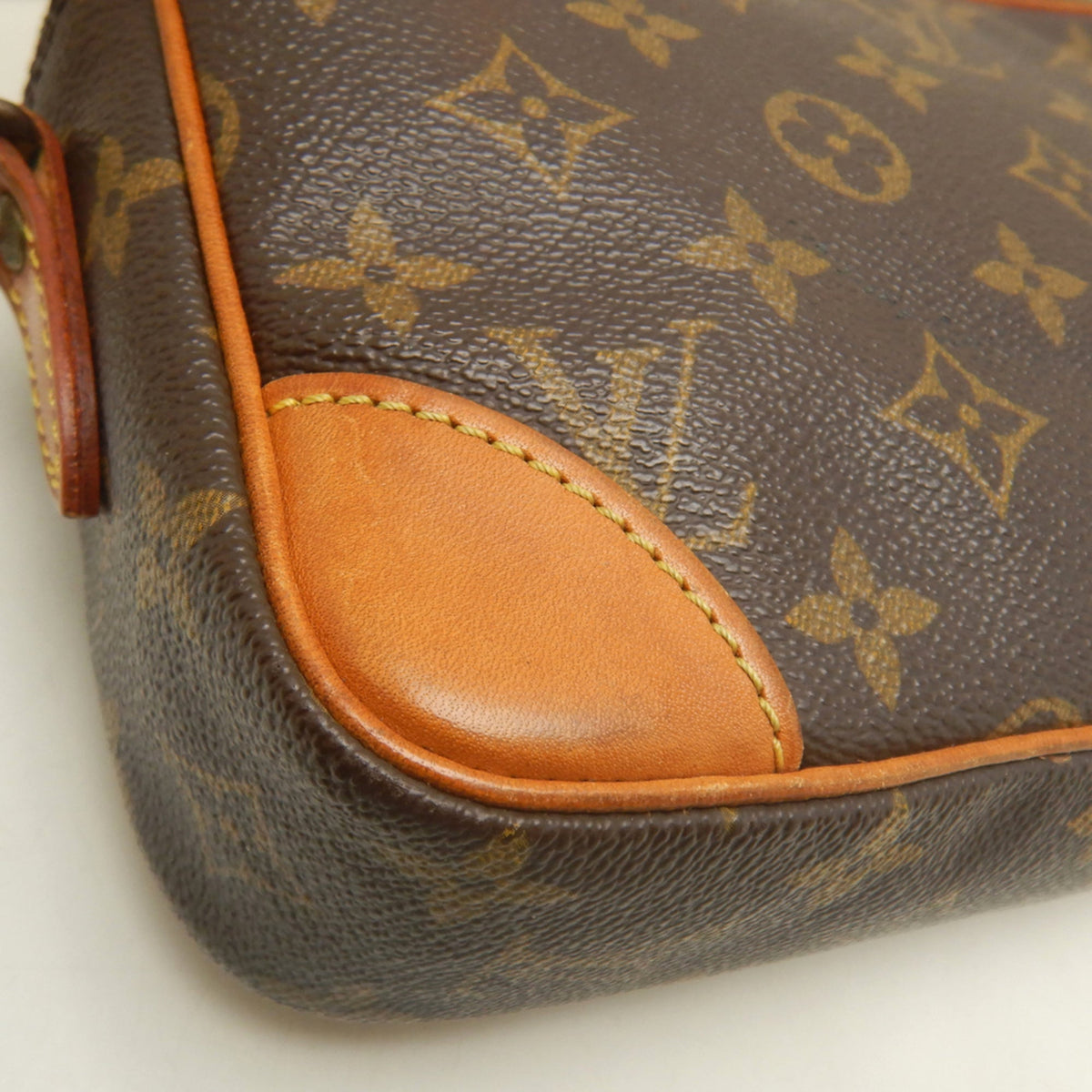 Louis Vuitton Brown Monogram Monogram Shoulder Bag (Pre-Owned)