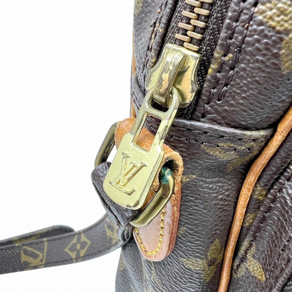 Louis Vuitton Brown Monogram Monogram Shoulder Bag (Pre-Owned)