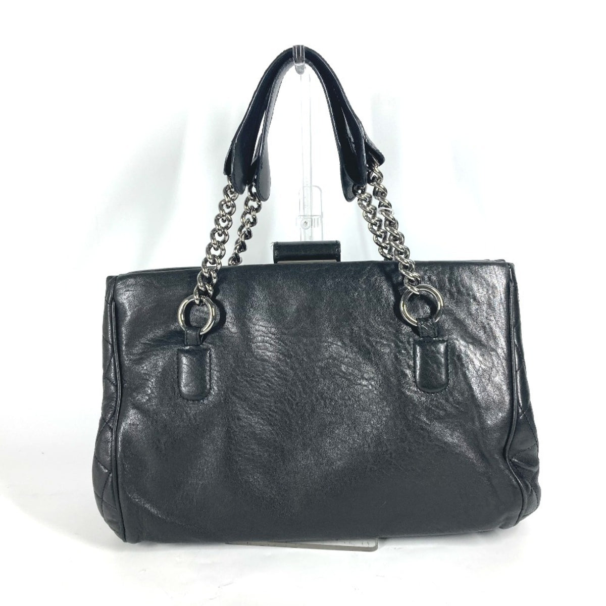 Chanel Black Leather Shoulder Bag (Pre-Owned)