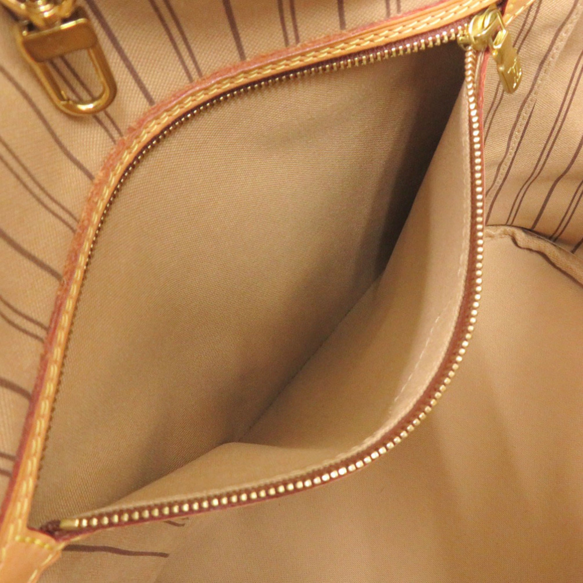 Louis Vuitton Brown Monogram Monogram Canvas Handbag Tote Bag (Pre-Owned)