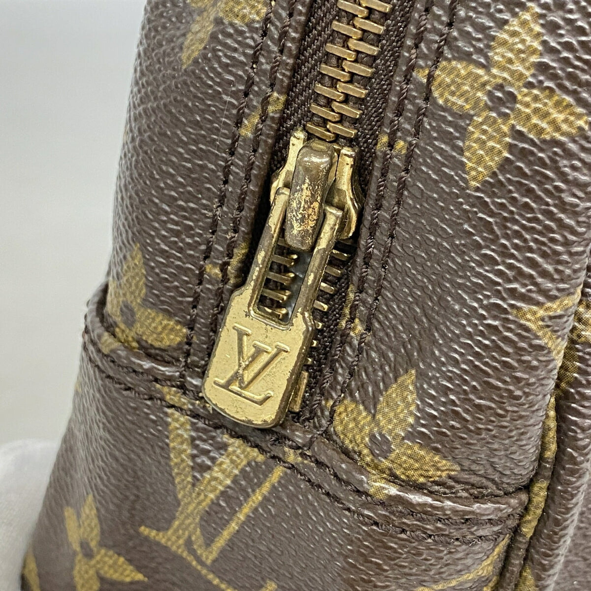 Louis Vuitton Brown Pouch (Pre-Owned)