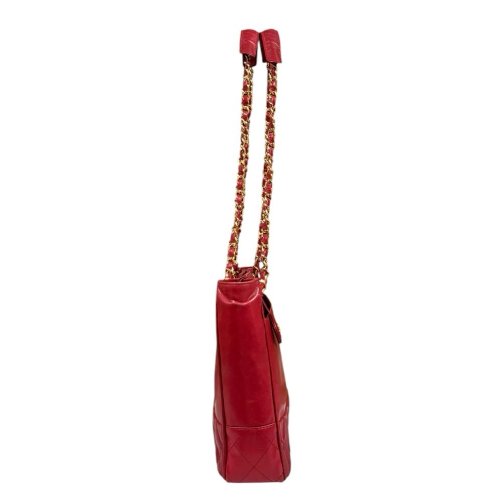 Chanel Red Color Leather Shoulder Bag (Pre-Owned)