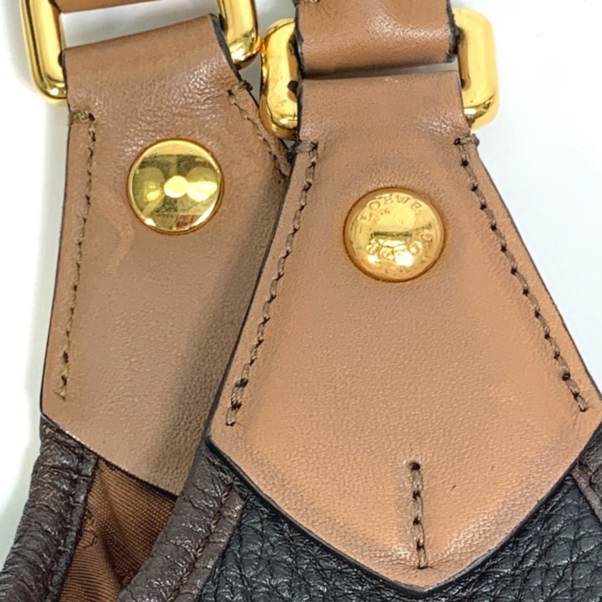 Loewe Black Leather Handbag (Pre-Owned)