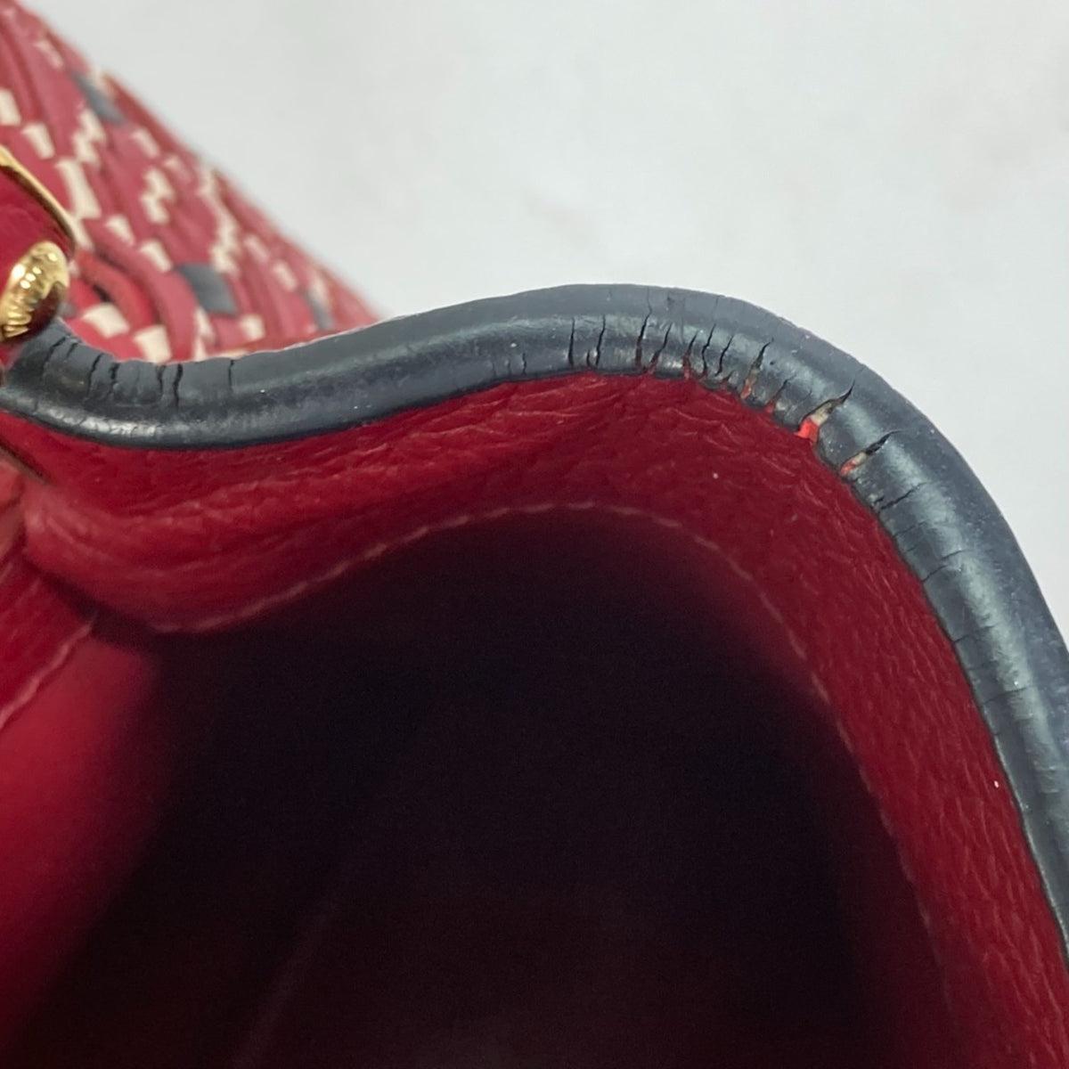 Louis Vuitton Black Red Color Leather Handbag (Pre-Owned)