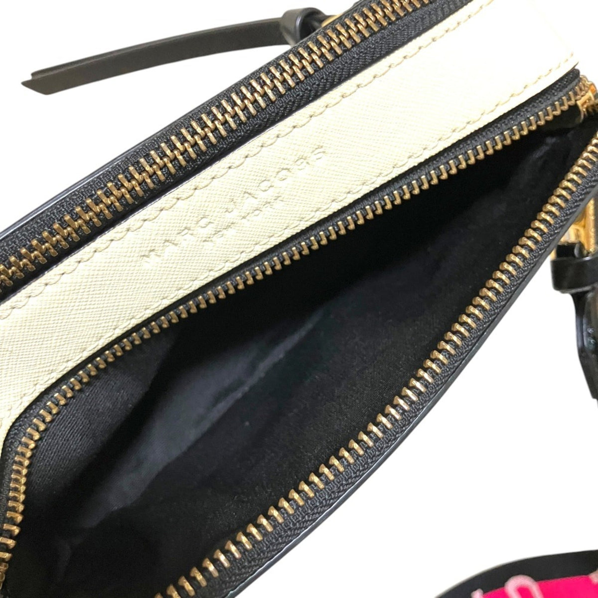 Marc Jacobs Black Ivory Ivory Shoulder Bag (Pre-Owned)