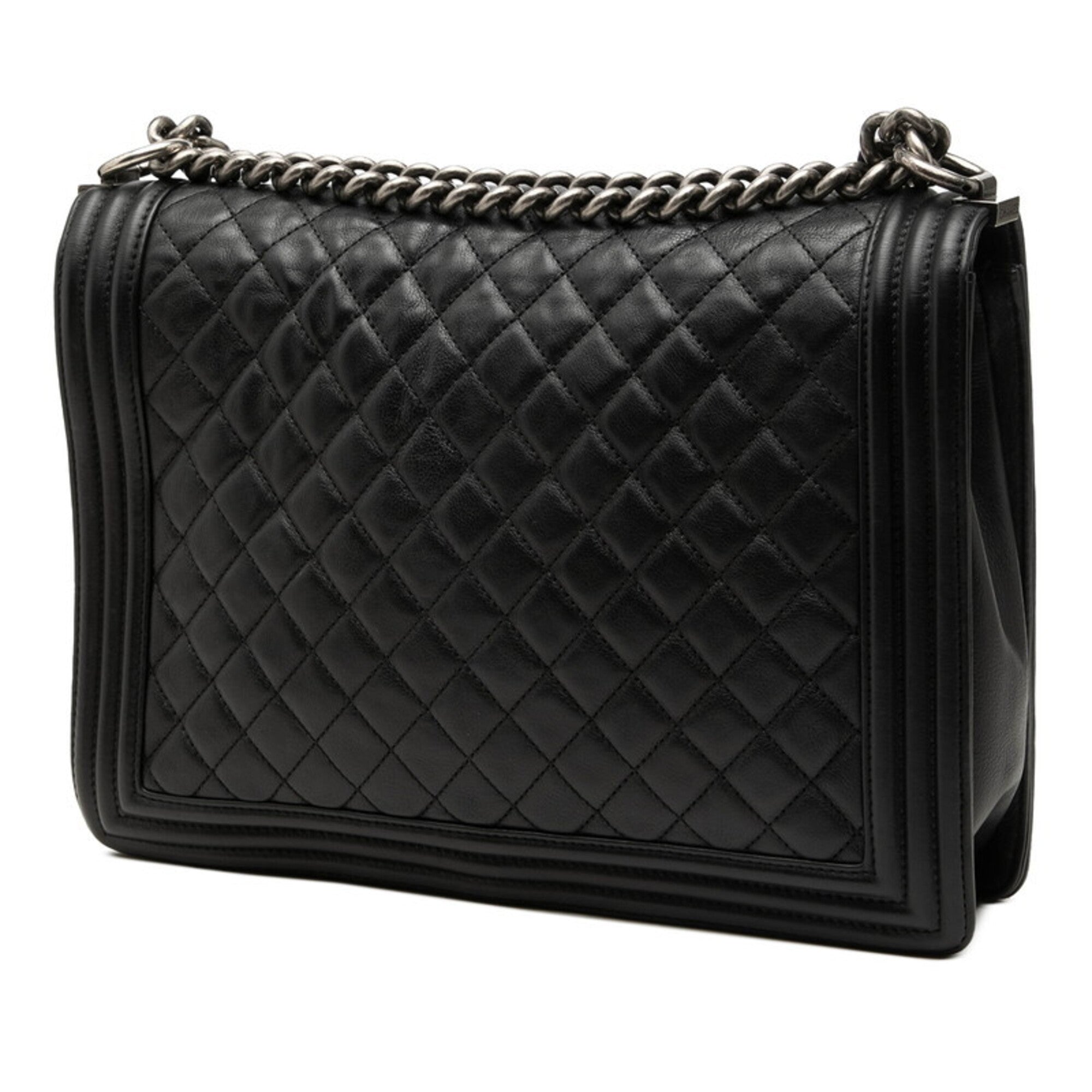 Chanel Black Leather Shoulder Bag (Pre-Owned)
