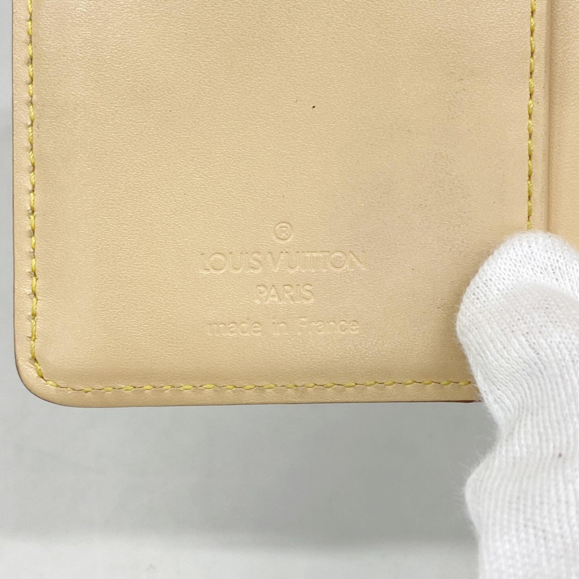 Louis Vuitton Blanc Wallet (Bi-Fold) (Pre-Owned)
