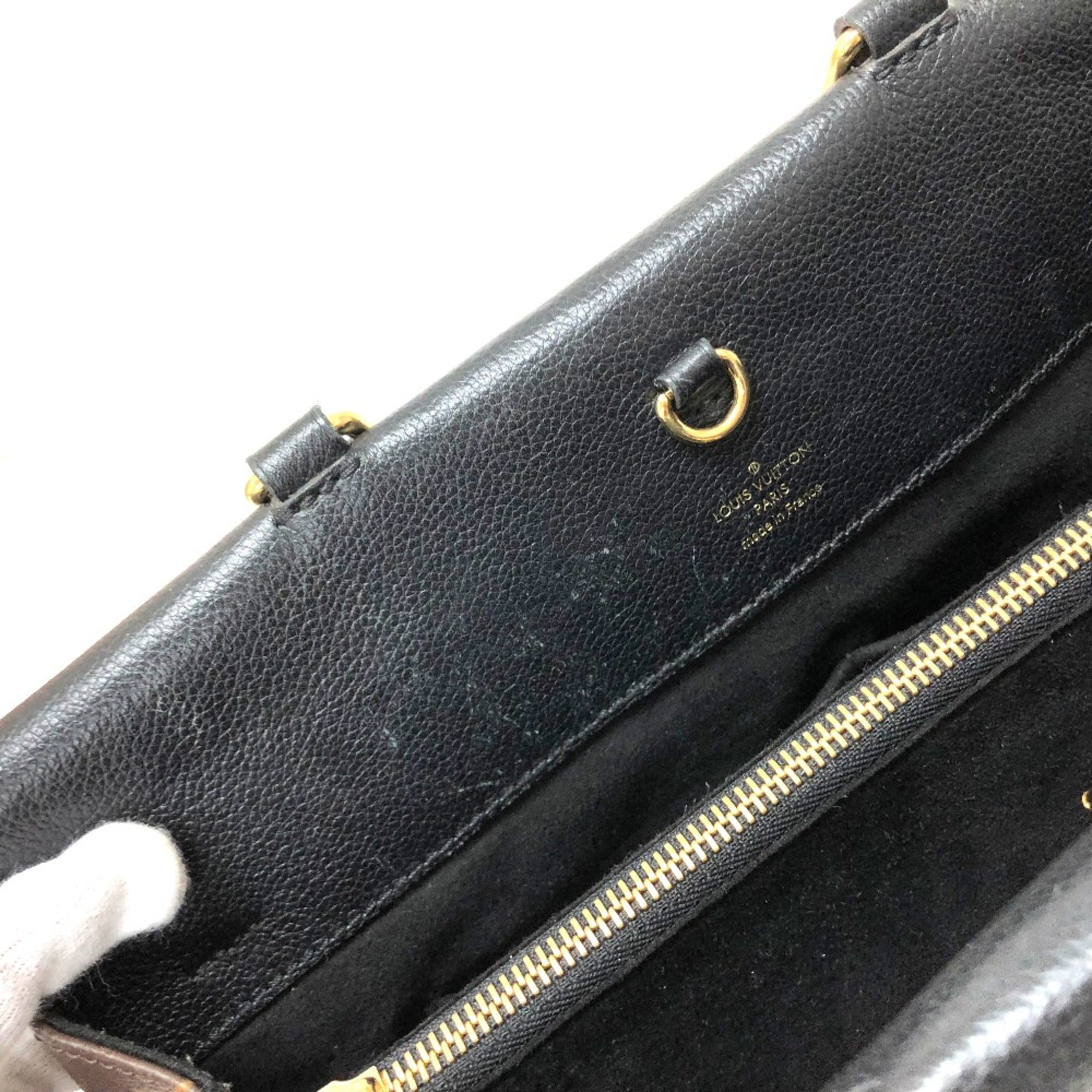 Louis Vuitton Black Other Handbag (Pre-Owned)