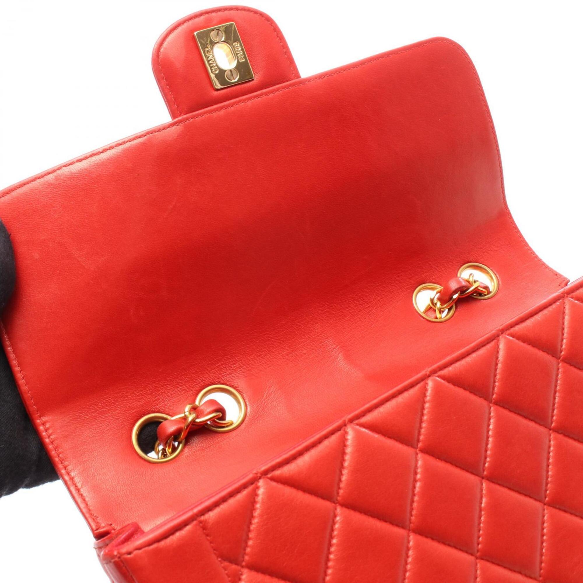 Chanel Red Color Leather Handbag Shoulder Bag (Pre-Owned)